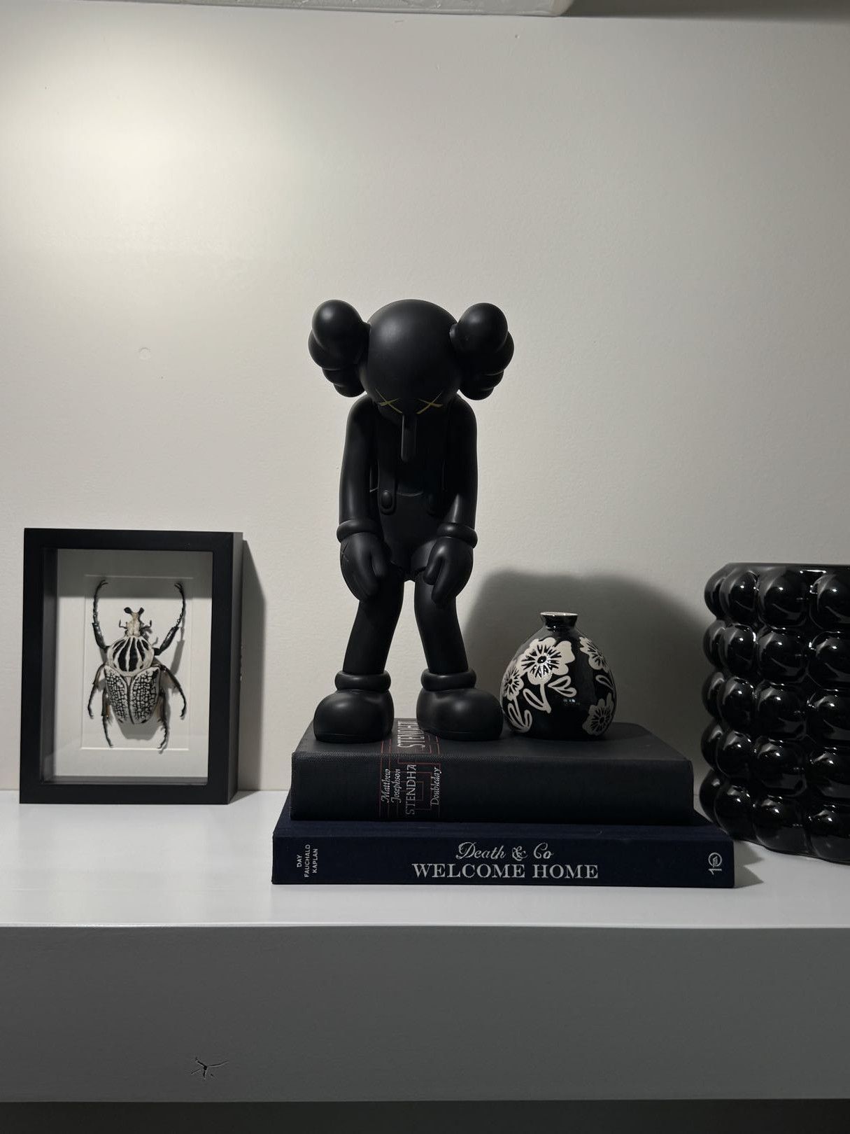 Kaws KAWS 'Small Lie' Vinyl Figure Size ONE SIZE - 1 Thumbnail