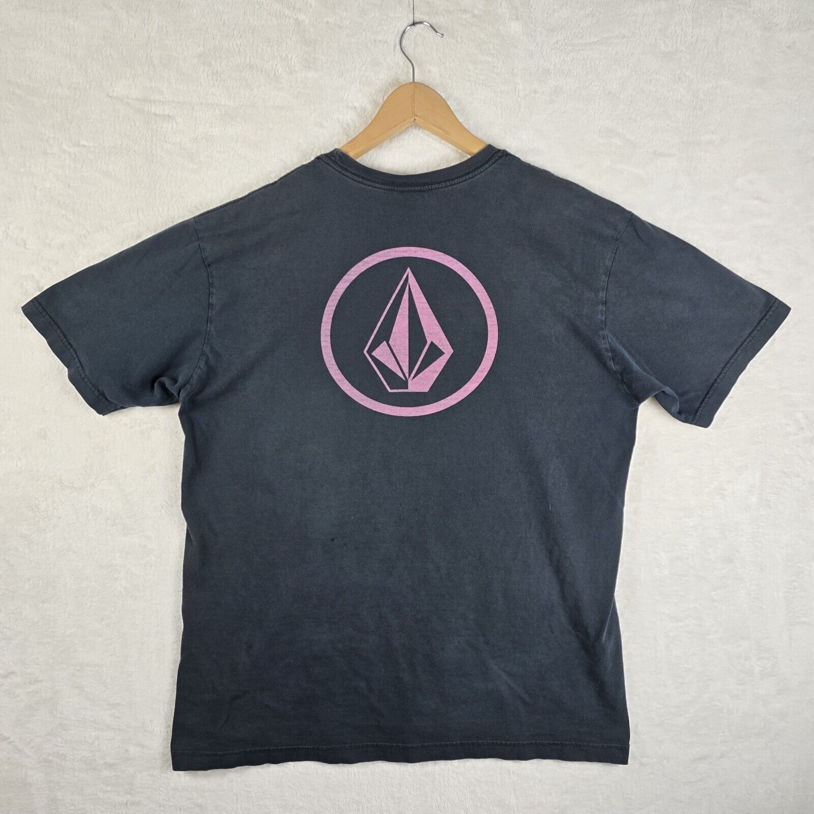 Volcom Vintage Volcom Mens T-Shirt Size XL Black Y2K Surf Skater Size US XL / EU 56 / 4 - 10 Thumbnail