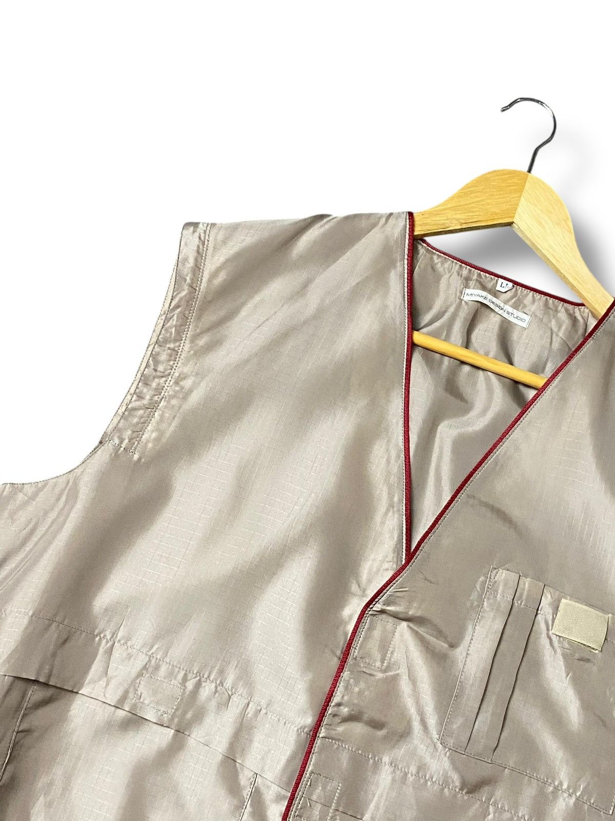 Issey Miyake × Japanese Brand × Vintage Vintage Issey Miyake Design Studio Sony Vests (118) Size US L / EU 52-54 / 3 - 2 Thumbnail