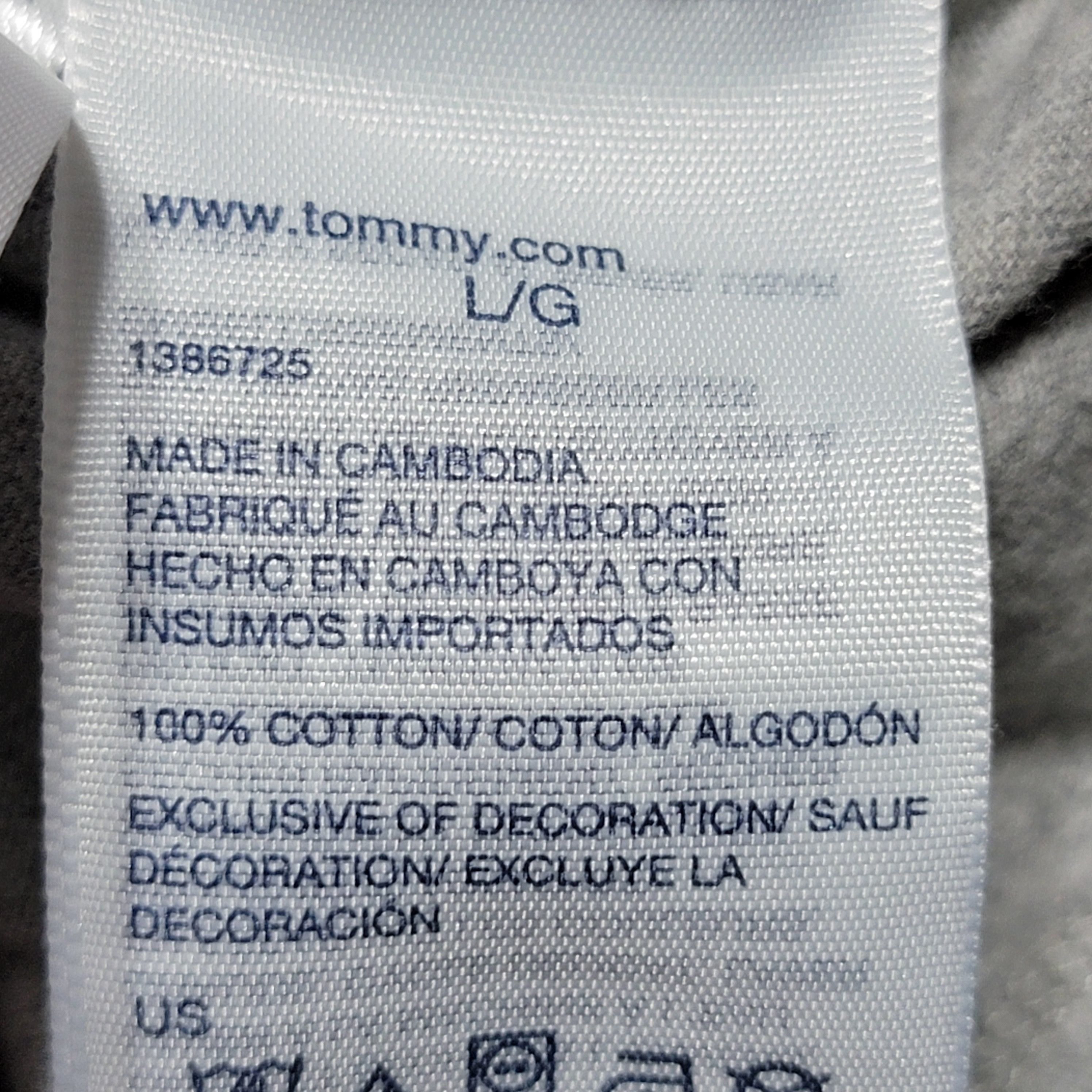 Tommy Hilfiger Tommy Hilfiger Tee - Grey with Raised Letters - Size Large Size L / US 10 / IT 46 - 6 Thumbnail