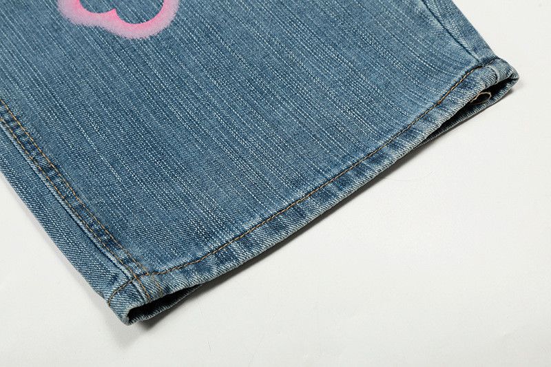 Jean American-style washed graffiti print ripped curved jeans Size US 32 / EU 48 - 6 Thumbnail
