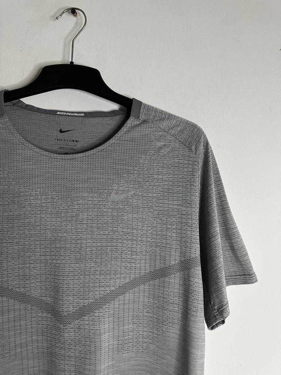 Nike Nike Dri-Fit ADV Running Tee L Reflective Performance Shirt Size US L / EU 52-54 / 3 - 3 Thumbnail