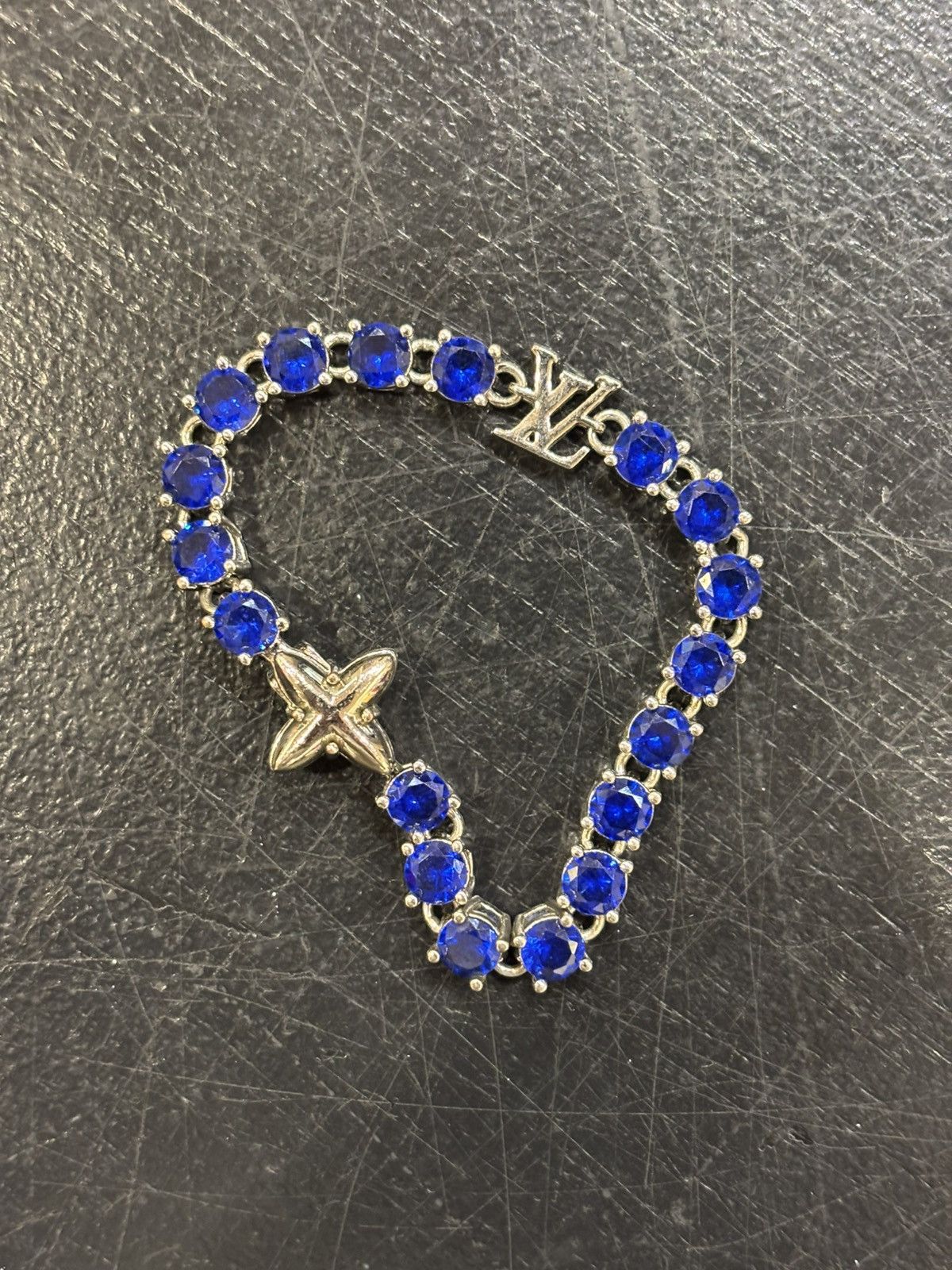 Louis Vuitton Louis Vuitton Blue Crystal Bracelet Size ONE SIZE - 1 Thumbnail