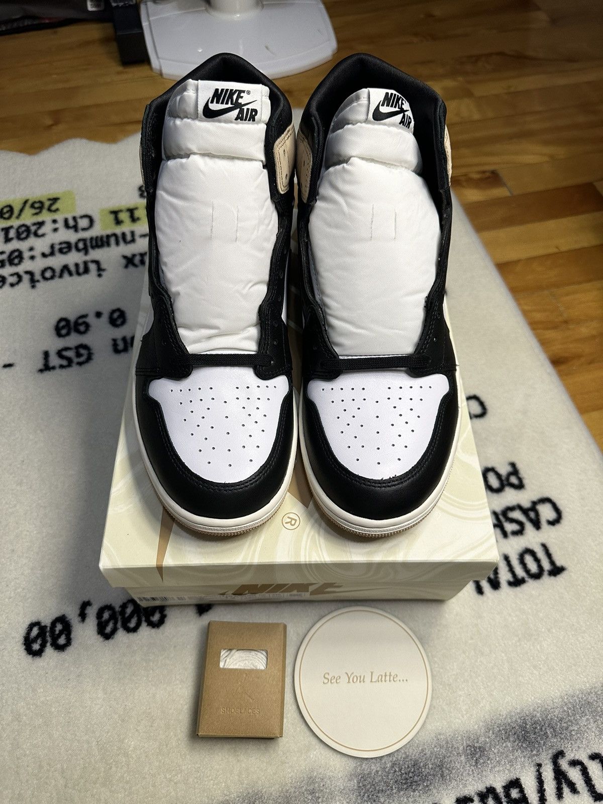 Jordan Brand × Nike Jordan 1 Retro High OG Latte (Womens) Size US 12 / IT 42 - 3 Thumbnail