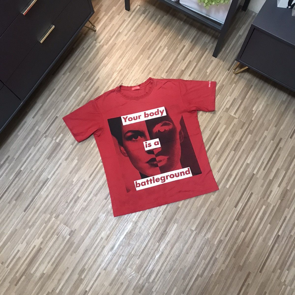 Barbara Kruger × Japanese Brand BARBARA KRUGER YOUR BODY IS A BATTLEGROUND RARE TEE Size L / US 10 / IT 46 - 1 Thumbnail
