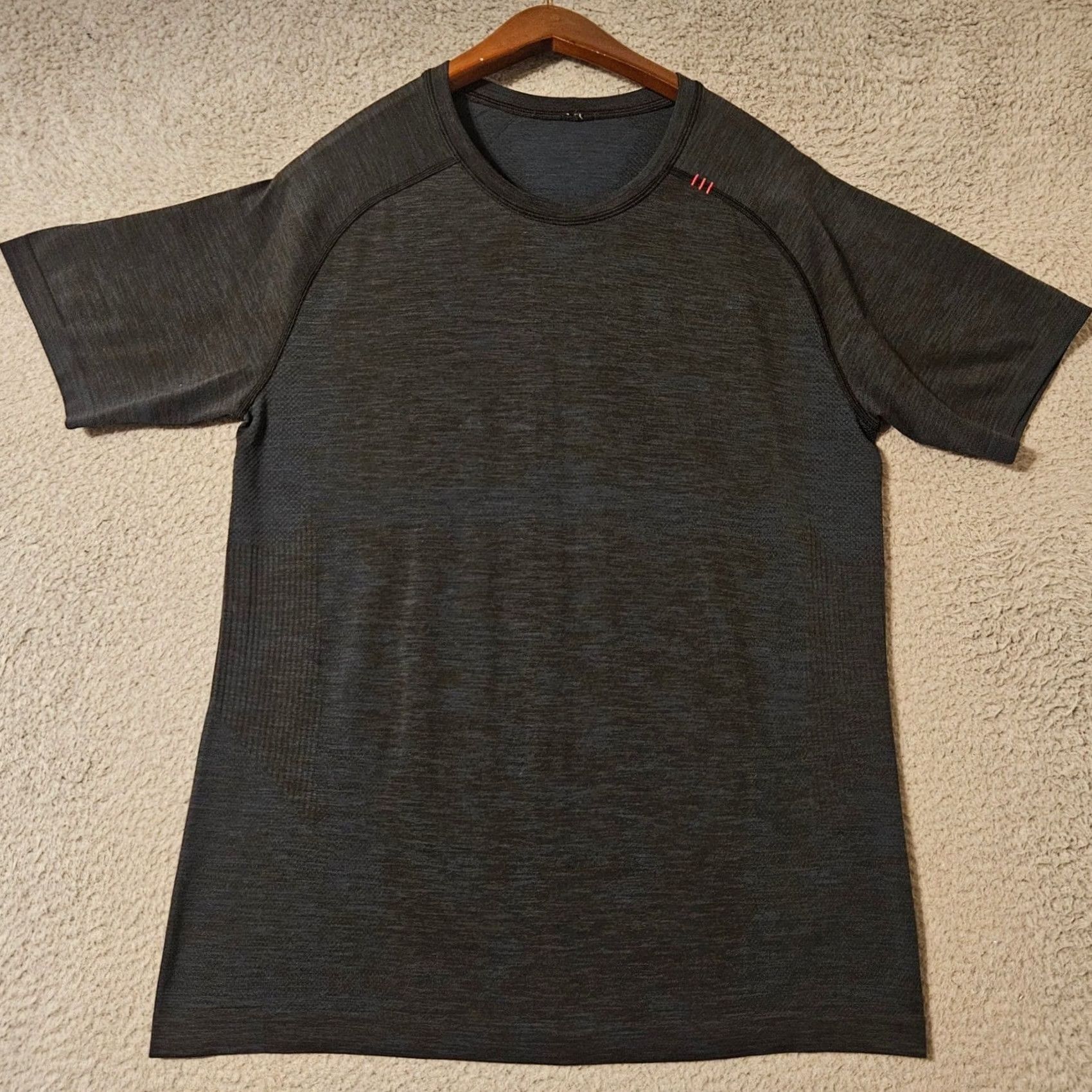 Lululemon Lululemon Shirt Mens M Blue Navy Vent Tech Short Sleeve Performance Workout T-Shirt Mens Size US M / EU 48-50 / 2 - 3 Thumbnail