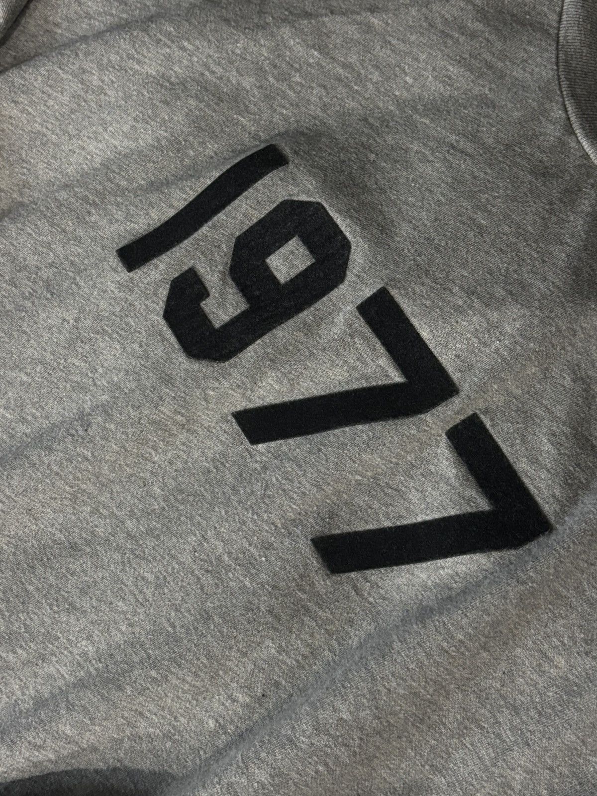 Essentials 1977 Essentials x Fear Of God Grey Long Sleeve Shirt Size US L / EU 52-54 / 3 - 2 Thumbnail