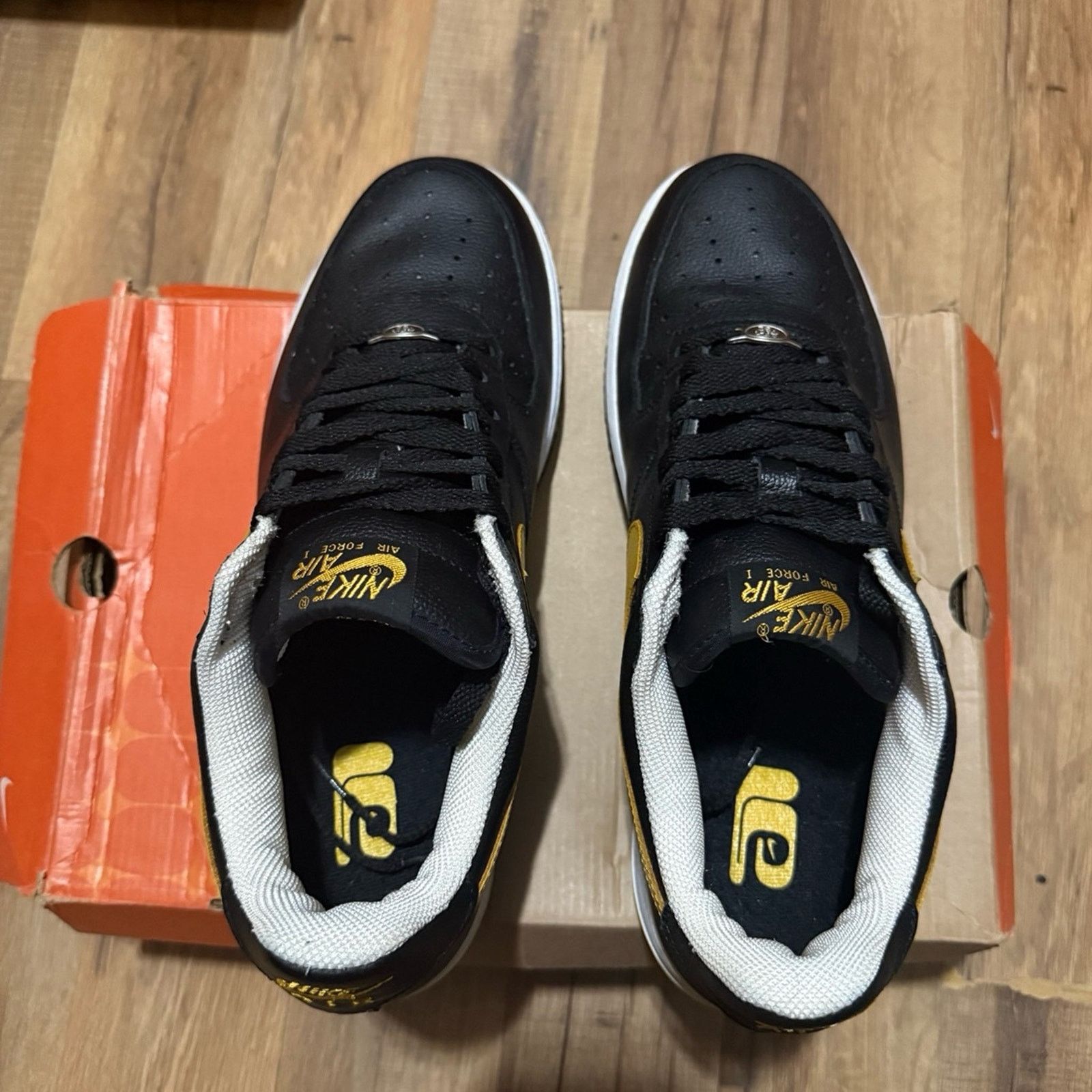 Nike 2004 Nike Air Force 1 Black University Gold Batman Size US 10.5 / EU 43-44 - 3 Thumbnail