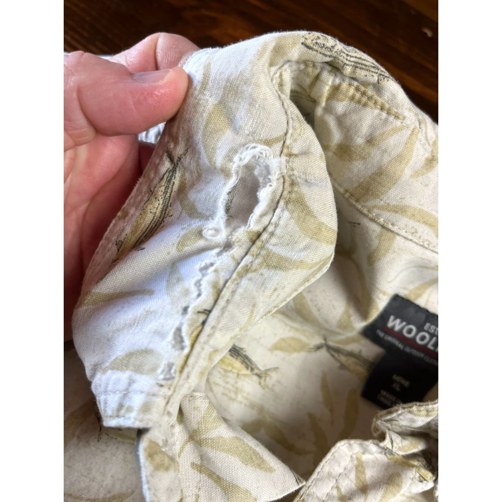 Vintage Woolrich Shirt Men XL Button-Up Cream Tan Fish Leaves Short Sleeve Vintage No Size US XL / EU 56 / 4 - 3 Thumbnail