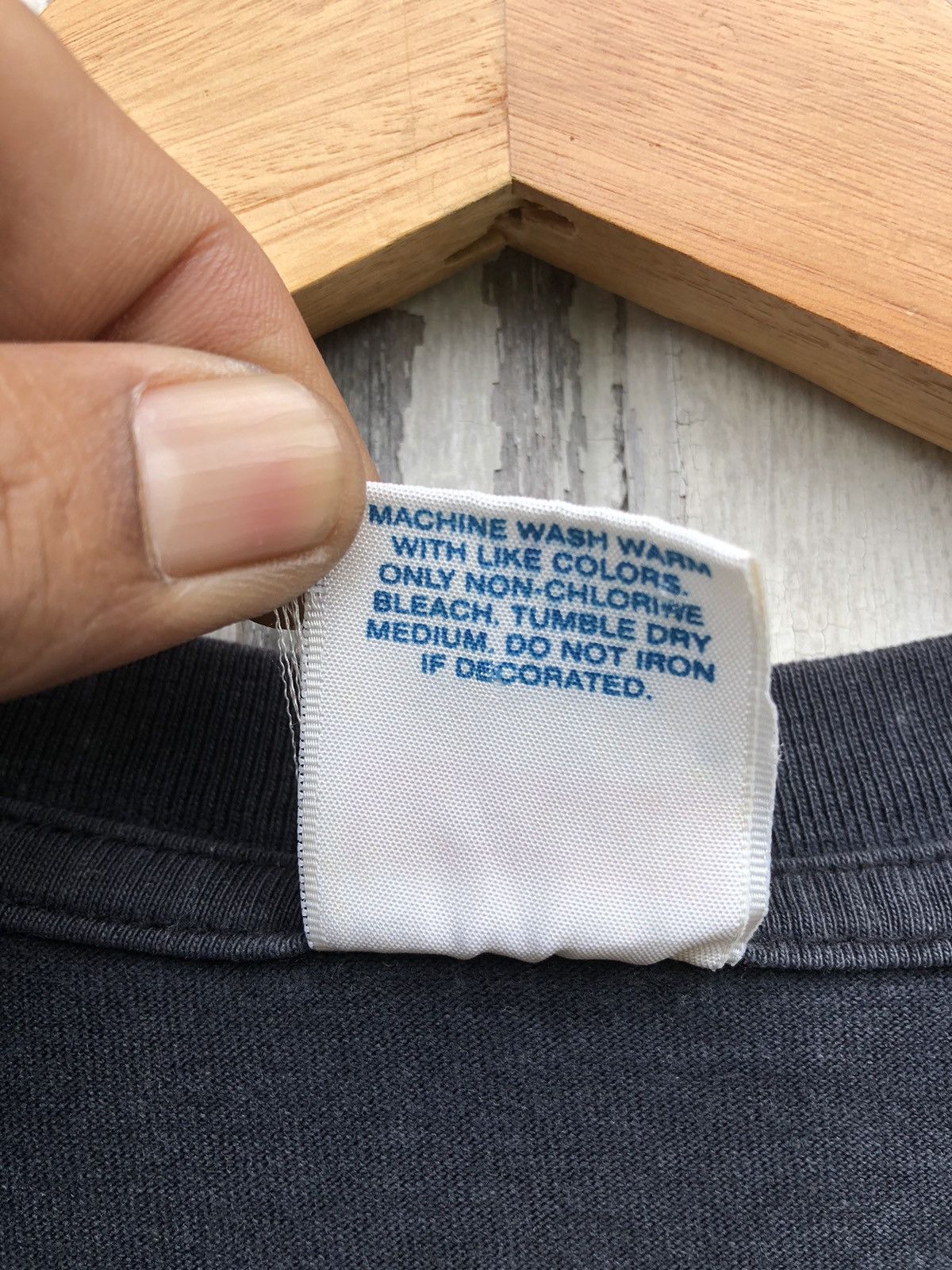 Japanese Brand Vintage Sunfaded Supreme World Famous Supreme Tshirt Size US L / EU 52-54 / 3 - 9 Thumbnail