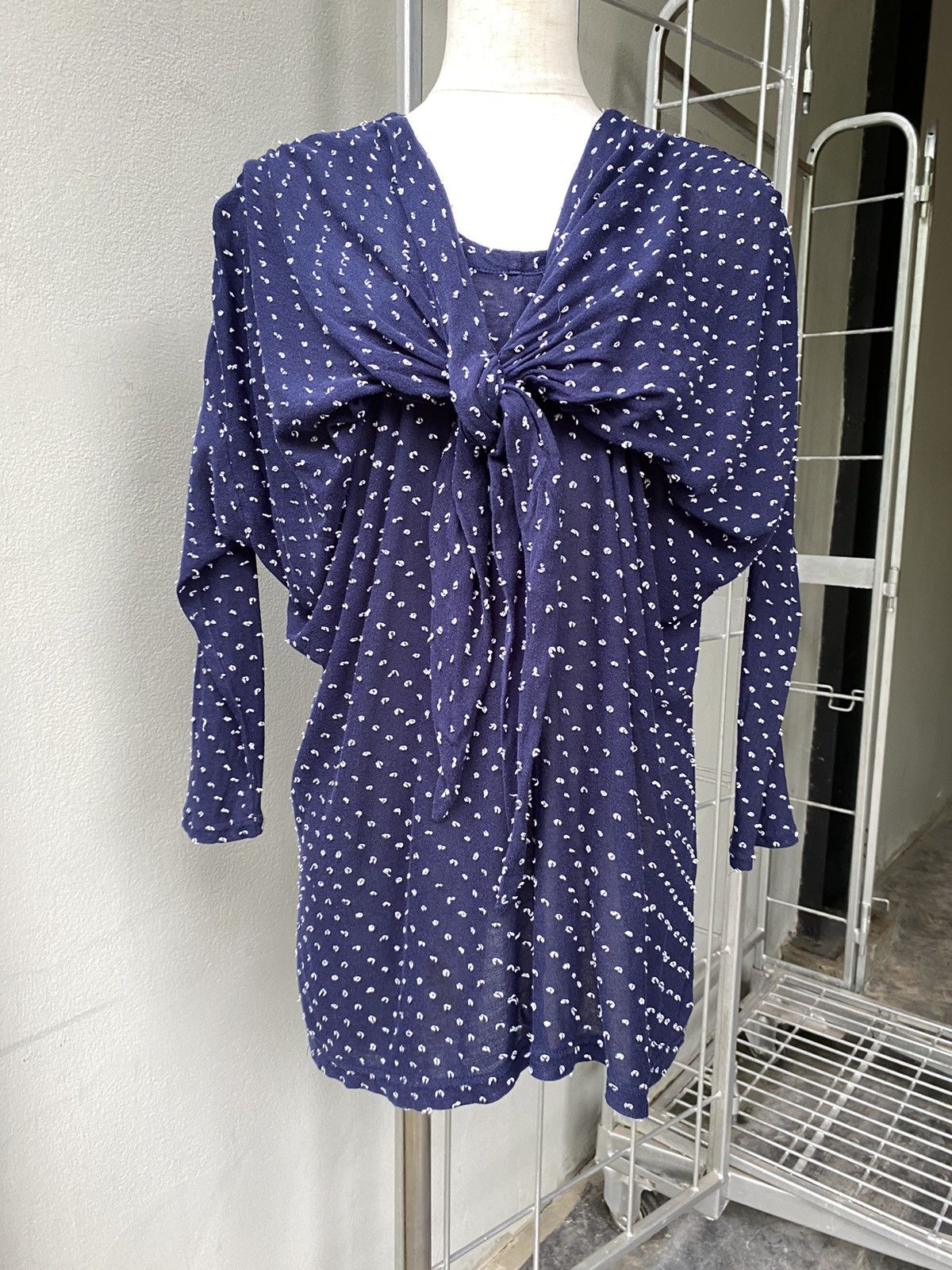 Tsumori Chisato TSUMORI CHISATO Navy Knot-Front Dotted Blouse Size M / US 6-8 / IT 42-44 - 8 Thumbnail