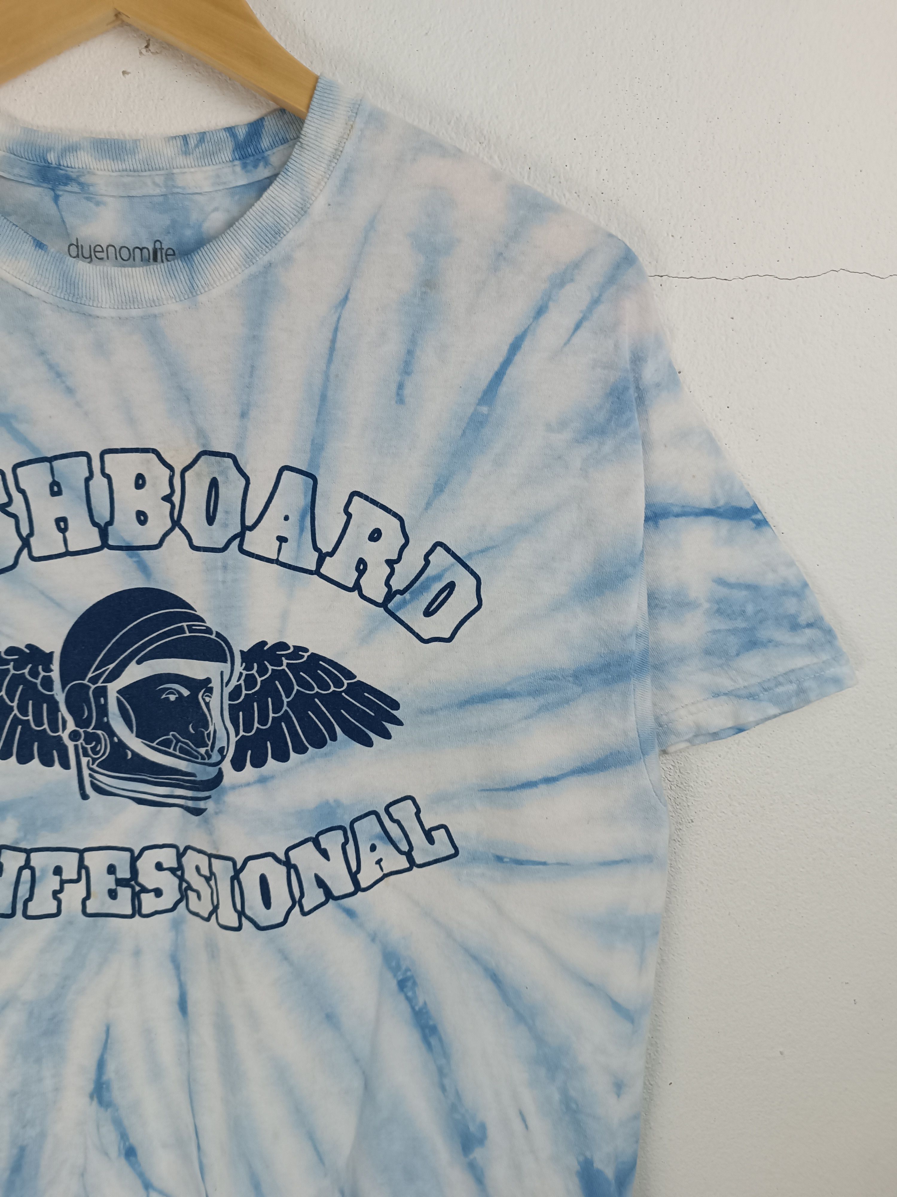 Band Tees VINTAGE 2000s DASHBOARD CONFESSIONAL Y2K TIE DYE TEE Size US M / EU 48-50 / 2 - 10 Thumbnail
