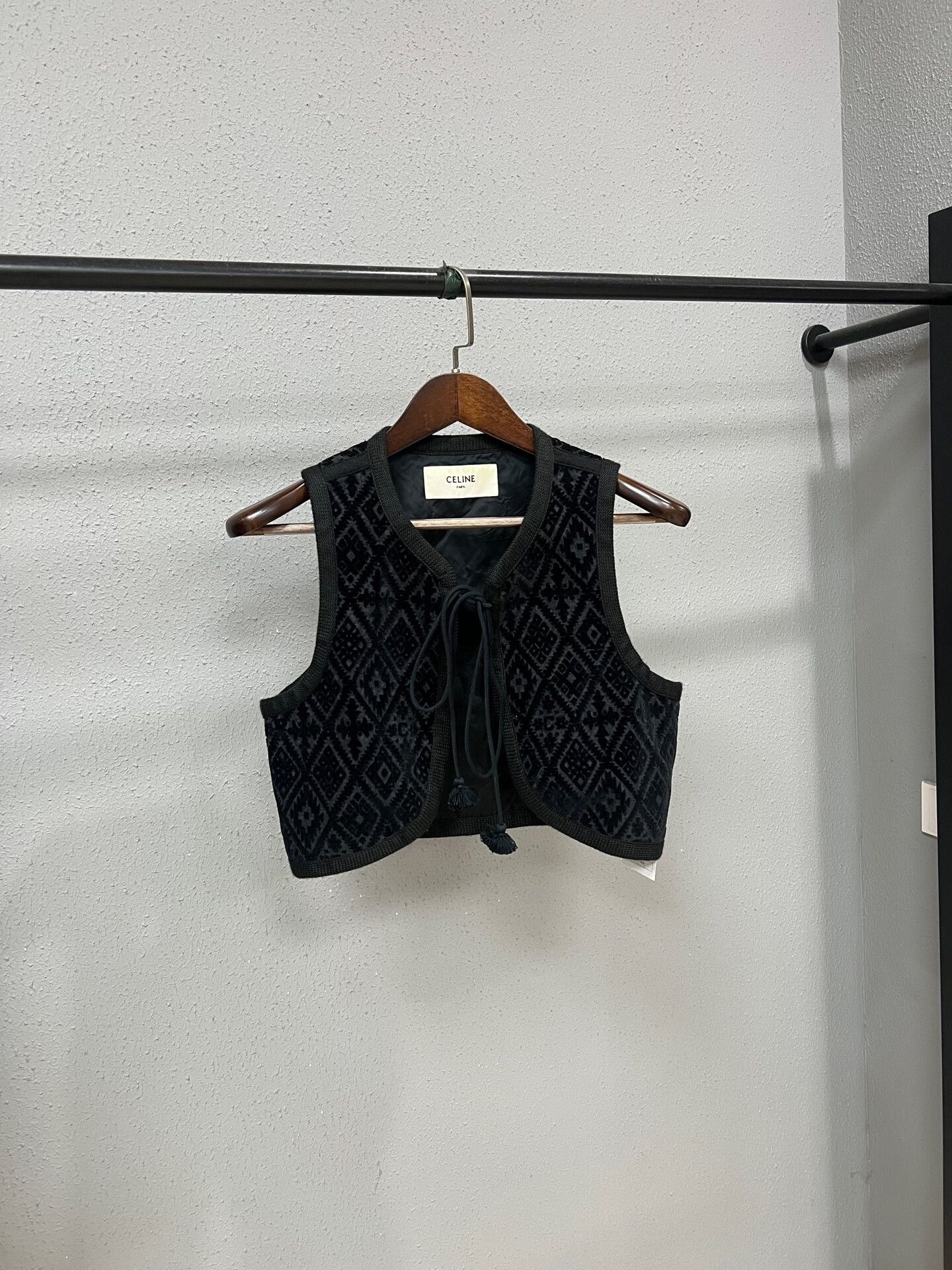 Celine celine diamond pattern embroidered velvet vest Size M / US 6-8 / IT 42-44 - 1 Thumbnail