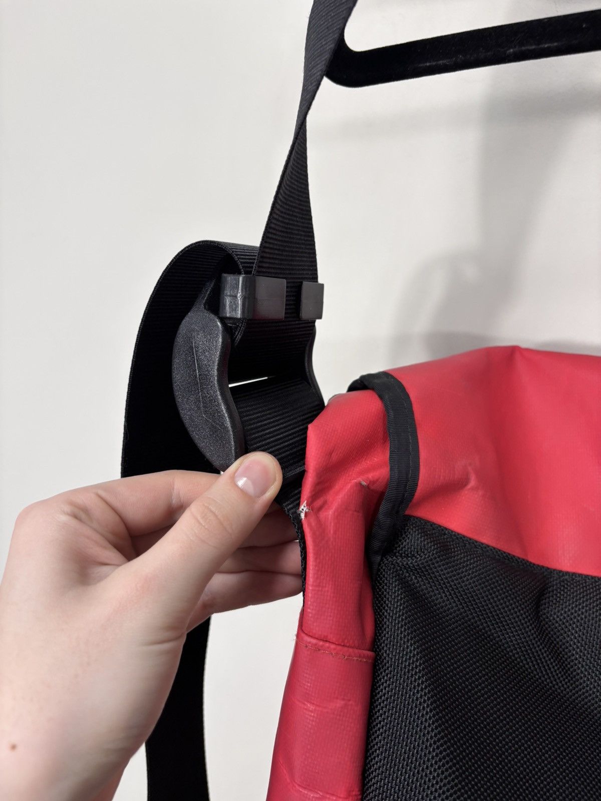 The North Face The North Face Base Camp Voyager Messenger Bag Red Outdoor Size ONE SIZE - 21 Thumbnail