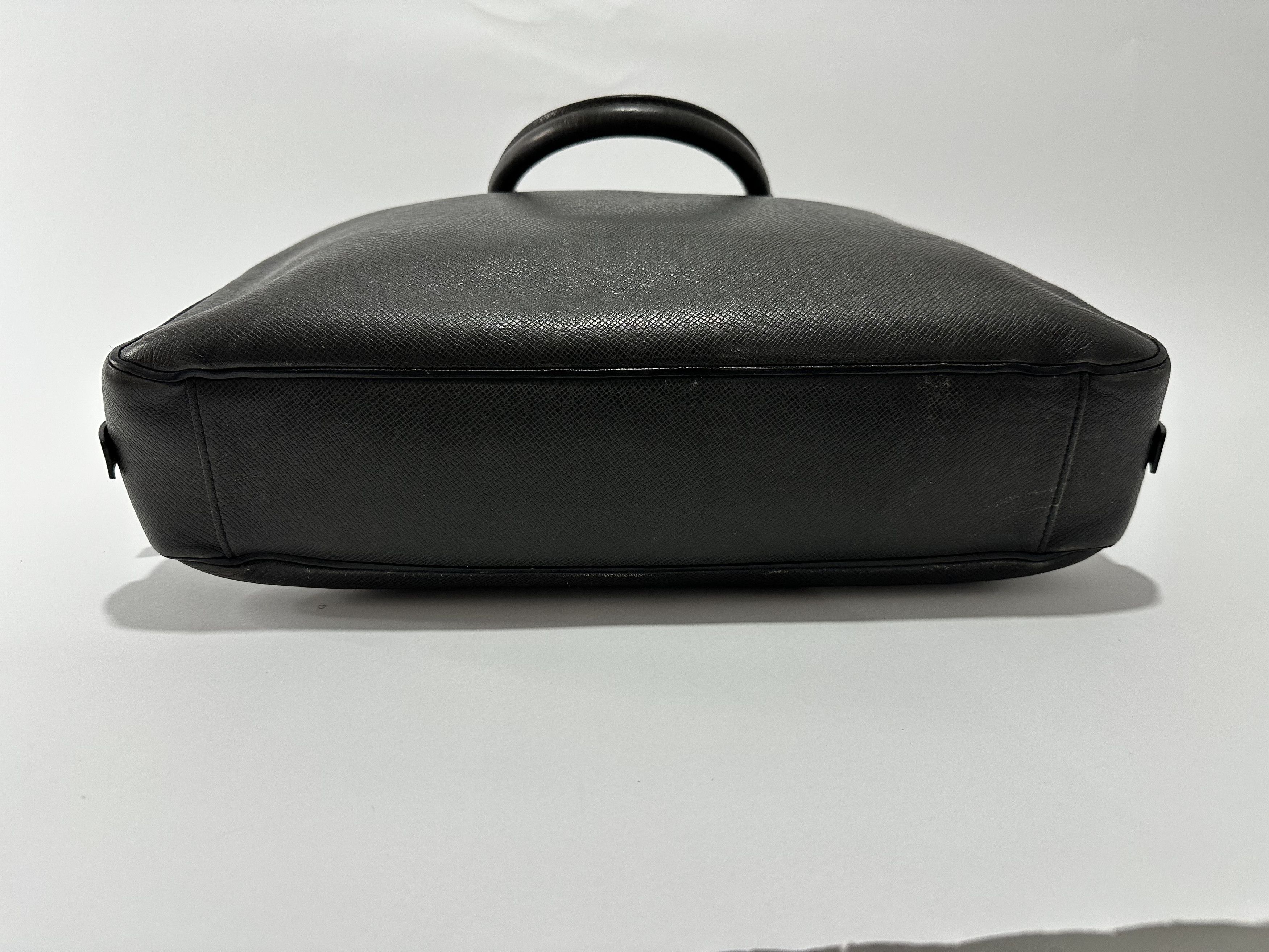 Louis Vuitton Louis Vuitton Black Taiga Leather Neo Igor Briefcase Size ONE SIZE - 3 Thumbnail
