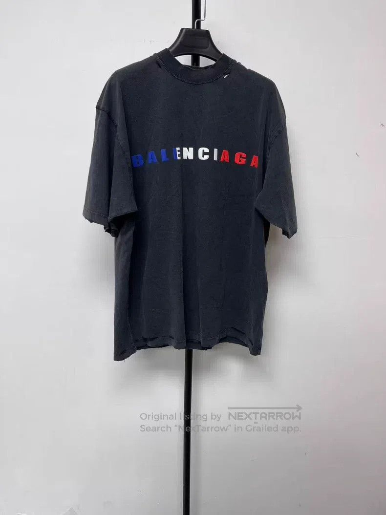 Balenciaga Balenciaga Solid Color Round Neck Drop Shoulder Sleeve T-S Size US XS / EU 42 / 0 - 1 Thumbnail