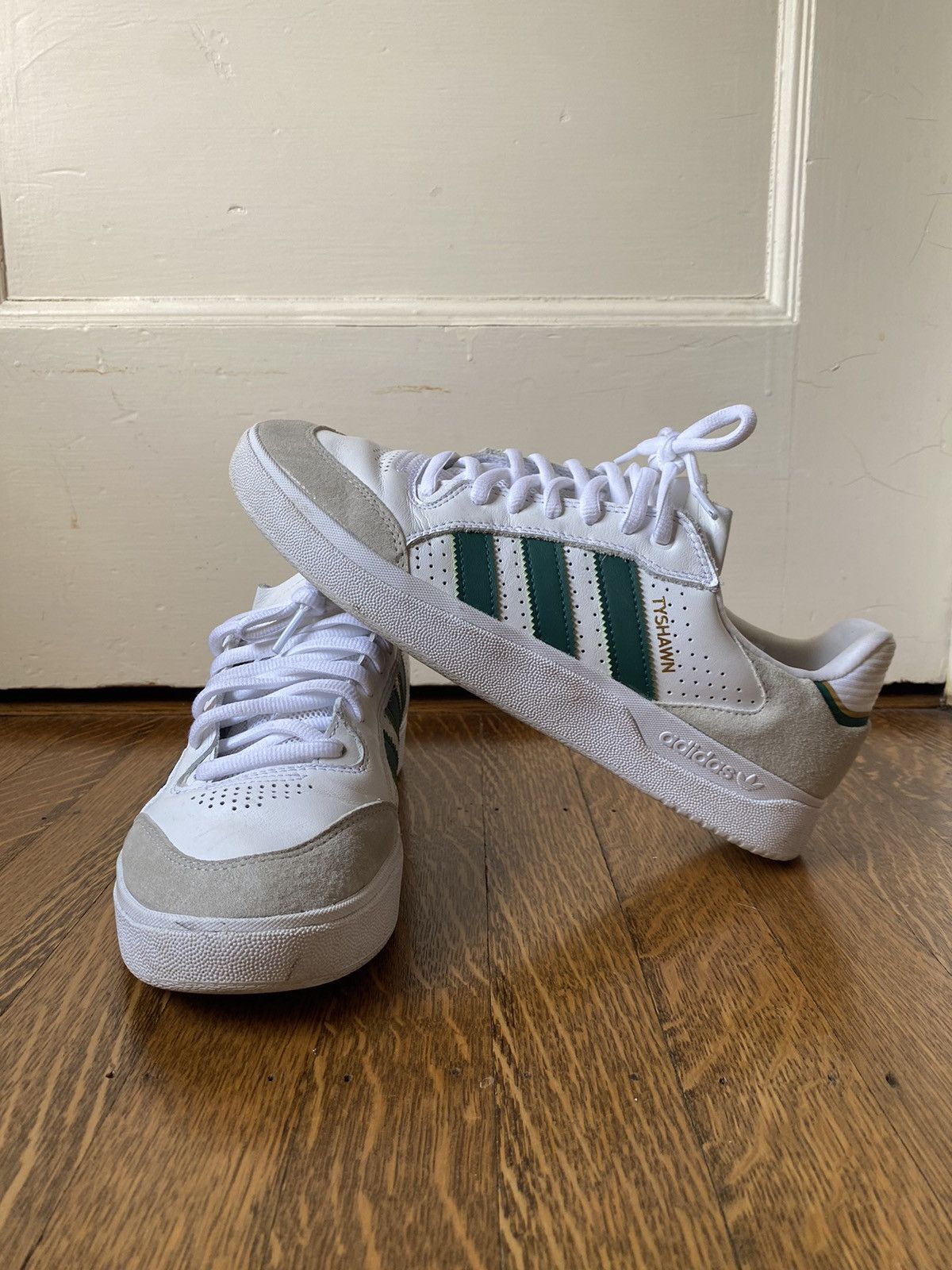 Adidas Tyshawn Low Size US 10 / EU 43 - 1 Thumbnail