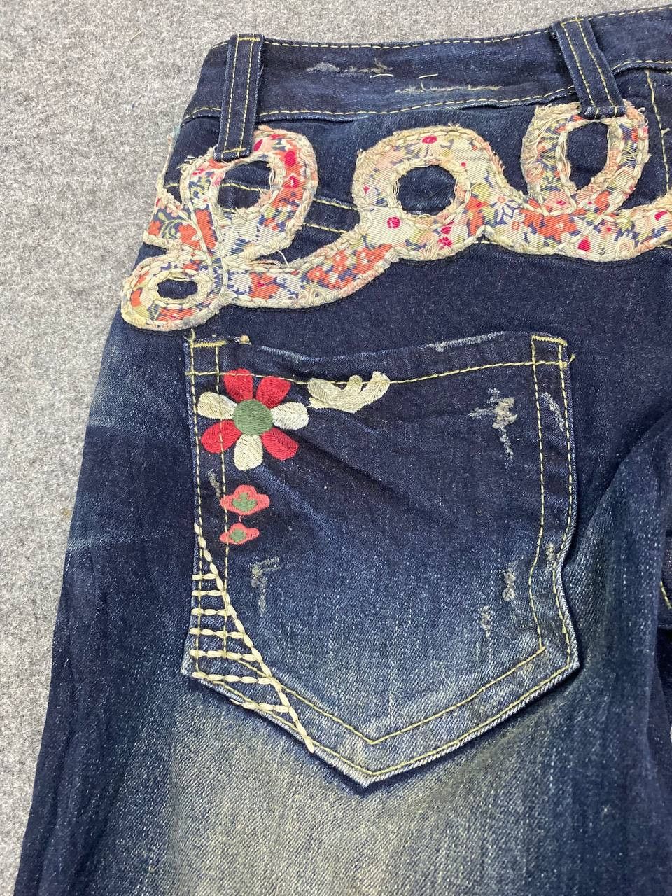 Japanese Brand lolita japanese brand bootcut flare denim nice design Size 30" / US 8 / IT 44 - 5 Thumbnail