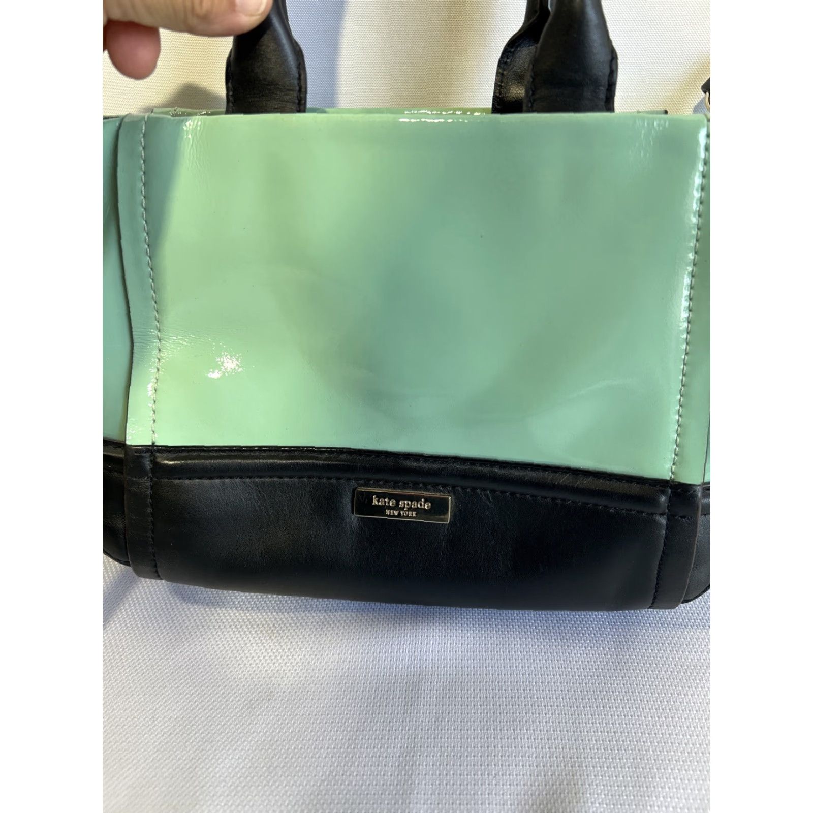 Vintage kate spade new york CHELSEA PARK Bag PATENT LEATHER GIGI Mint Green Black Crossbody Ladies Medium Bag Size M / US 6-8 / IT 42-44 - 2 Thumbnail
