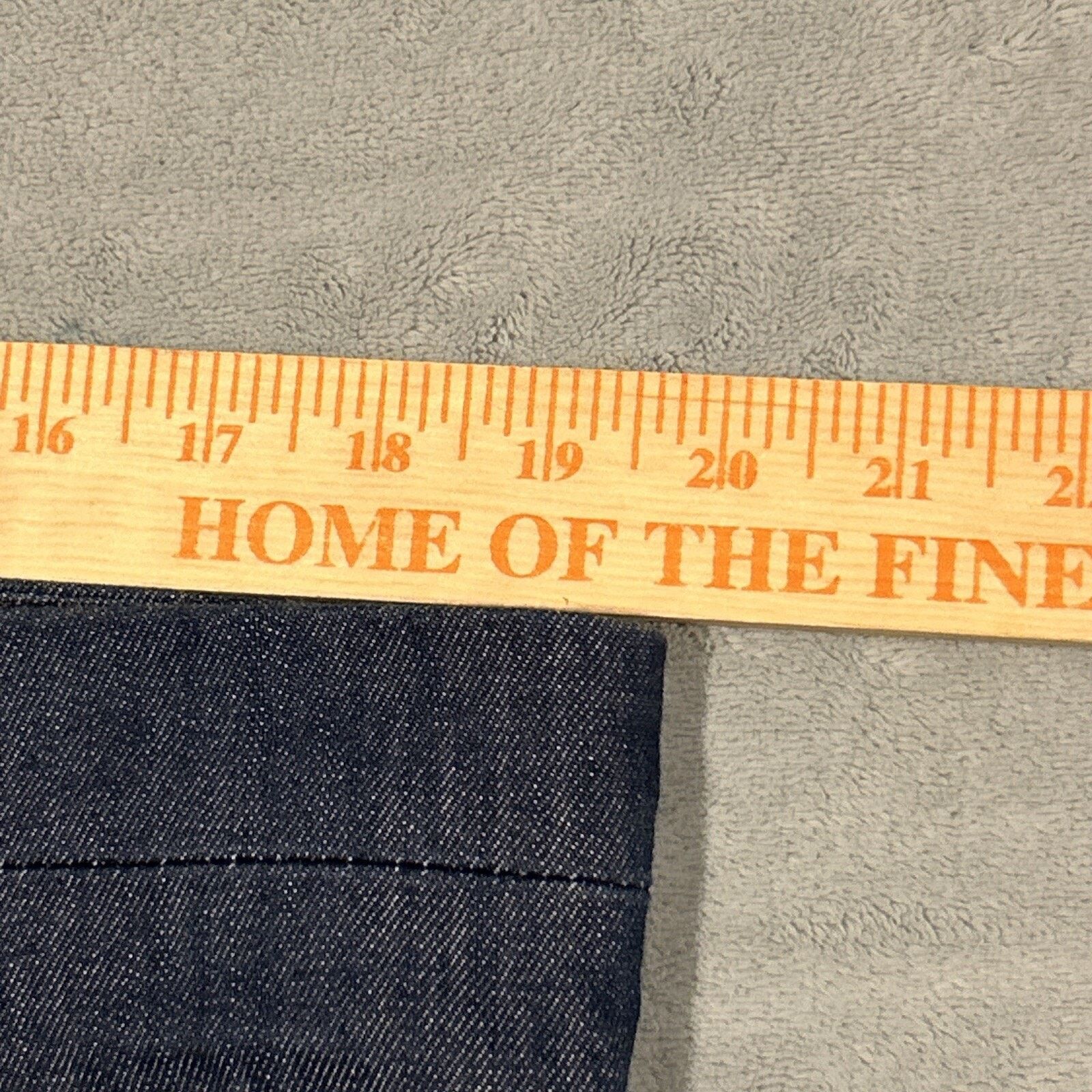 Levi's Levis Shorts WomenS Sz 16 38X4 SAMPLE Deadstock Y2K Chrissy Size US 38 / EU 54 - 9 Thumbnail