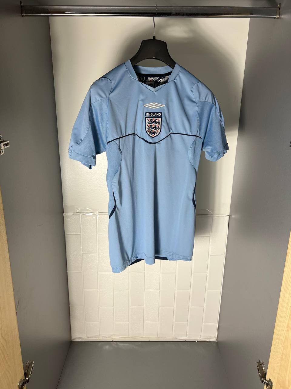 Umbro VINTAGE UMBRO ENGLAND RETRO SOCCER JERSEY MANCHESTER Y2K 90s Size US S / EU 44-46 / 1 - 4 Thumbnail