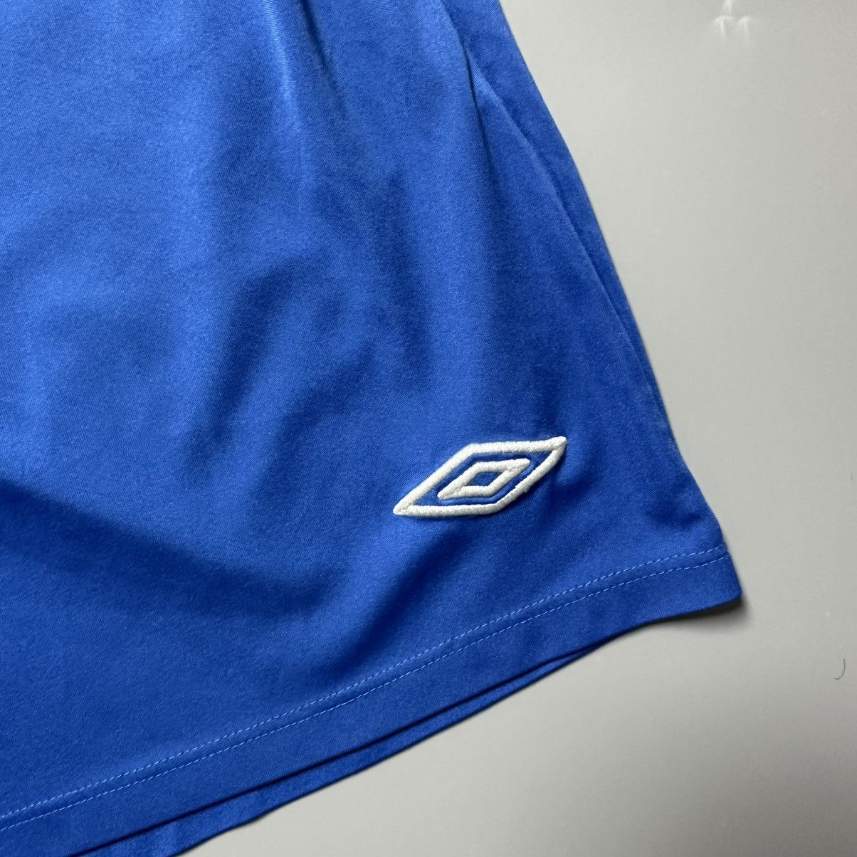 Umbro ENGLAND UMBRO 2010/2011 FOOTBALL TRAINING SHORTS Size US 33 - 3 Thumbnail