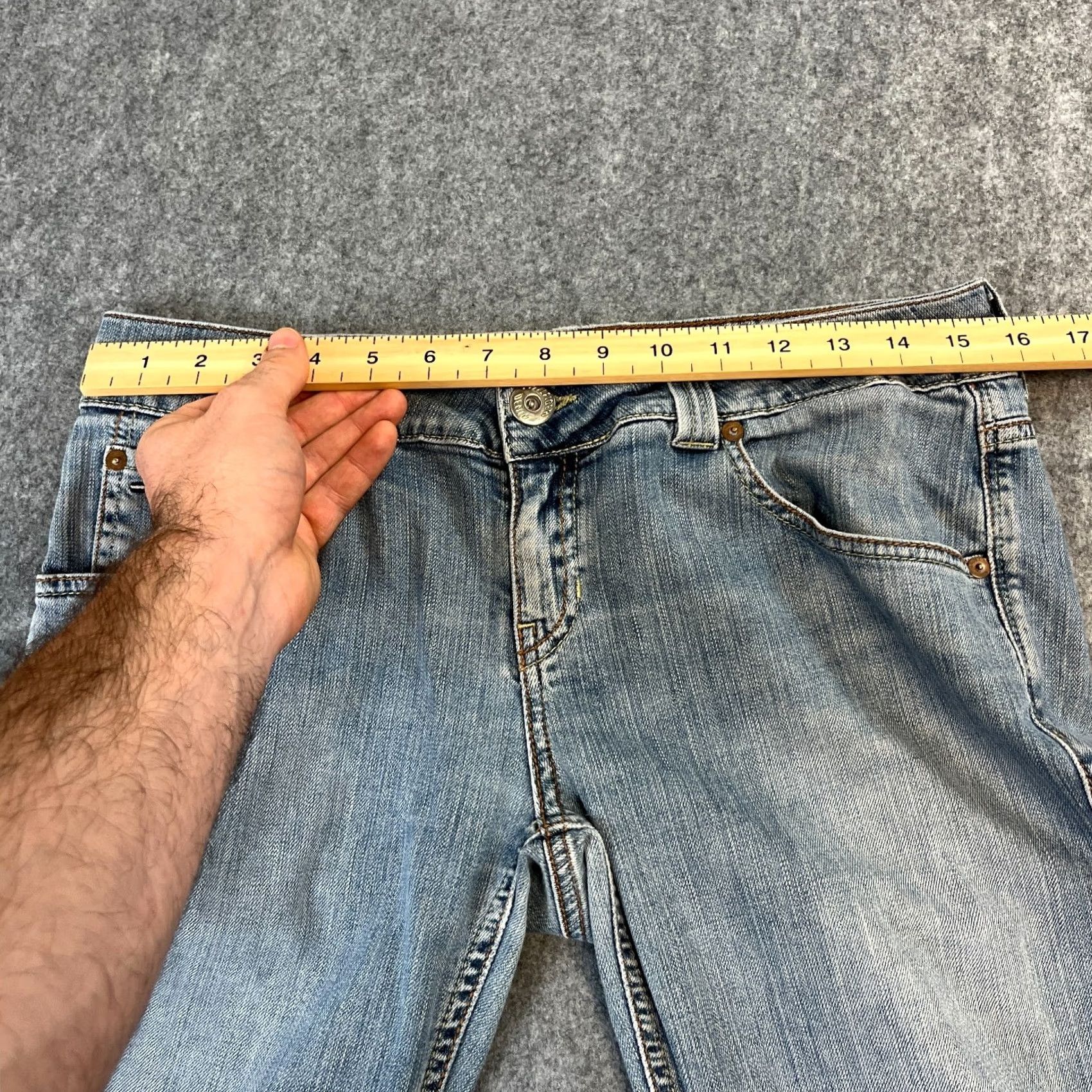 Tommy Hilfiger Tommy Hilfiger Sally Jeans Bootcut Womens 12 Light Wash Blue 32in Inseam 5-Pocket Denim Slim Straight Rise Mid Vintage No Size 34" / US 12 / IT 48 - 7 Thumbnail