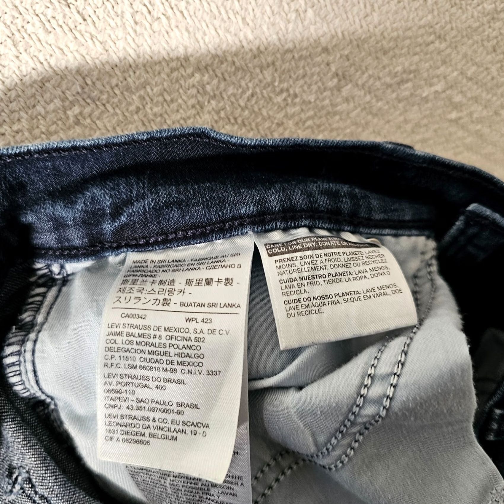 Levi's VINTAGE? No. Levi's 505 Womens Straight Jeans Blue Denim Size 30 Regular 5-Pocket Mid Rise Adult Womens Jeans Size 30" / US 8 / IT 44 - 4 Thumbnail