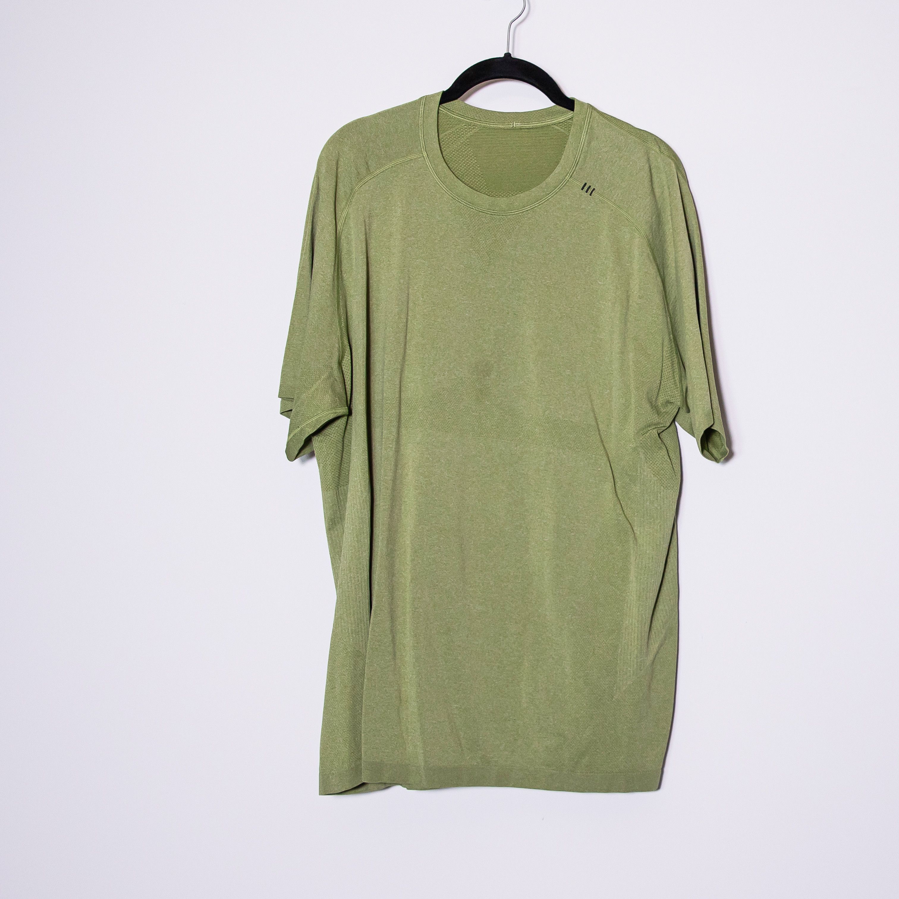 Lululemon Lululemon Men's Metal Vent Crew Neck Size US XXL / EU 58 / 5 - 1 Thumbnail
