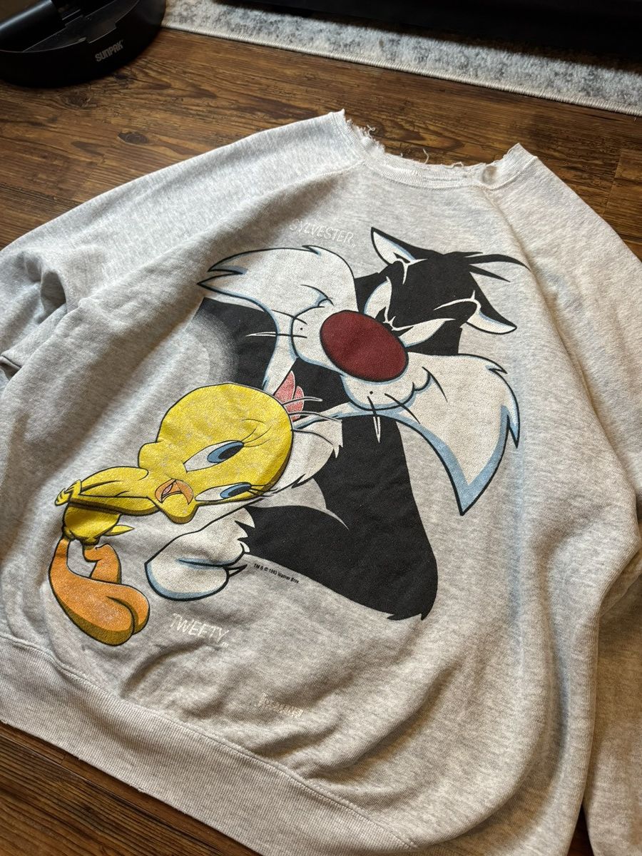 Vintage Vintage 1993 Tweety Bird Sylvester Crewneck Size US L / EU 52-54 / 3 - 1 Thumbnail