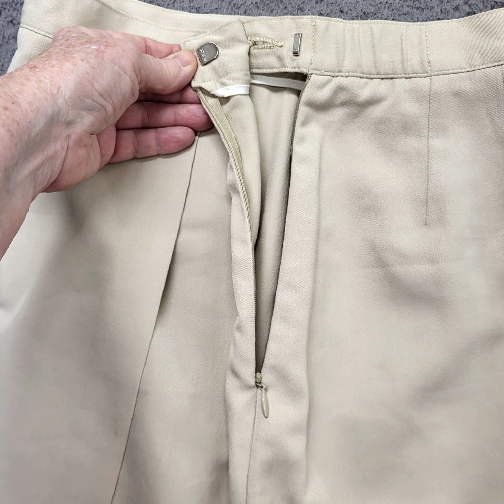 Cutter & Buck Cutter Buck Women's Skort Skirt Size 6 Beige DryTec Tennis Pickleball Walking Skort Beige Drytec Size 28" / US 6 / IT 42 - 6 Thumbnail