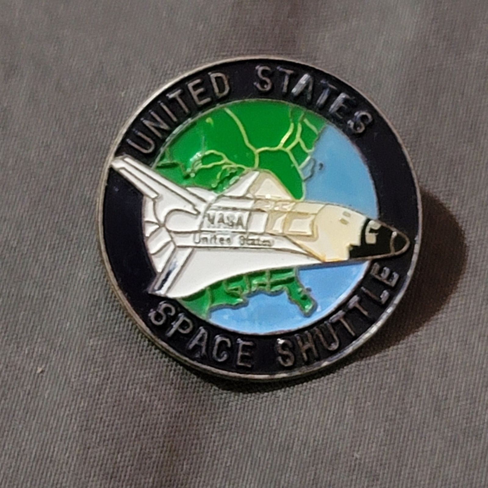 NASA Vtg United States Space Shuttle NASA Lapel Pin Size ONE SIZE - 1 Thumbnail