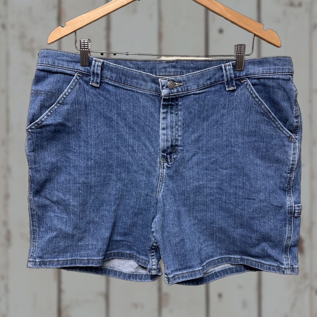 Lee VINTAGE Lee Women's Denim Shorts 18W 38W Carpenter Blue Denim 5-Pocket Regular Rise Mid Front Flat Button Zipper Jeans Short Size 40" / US 18 - 1 Thumbnail