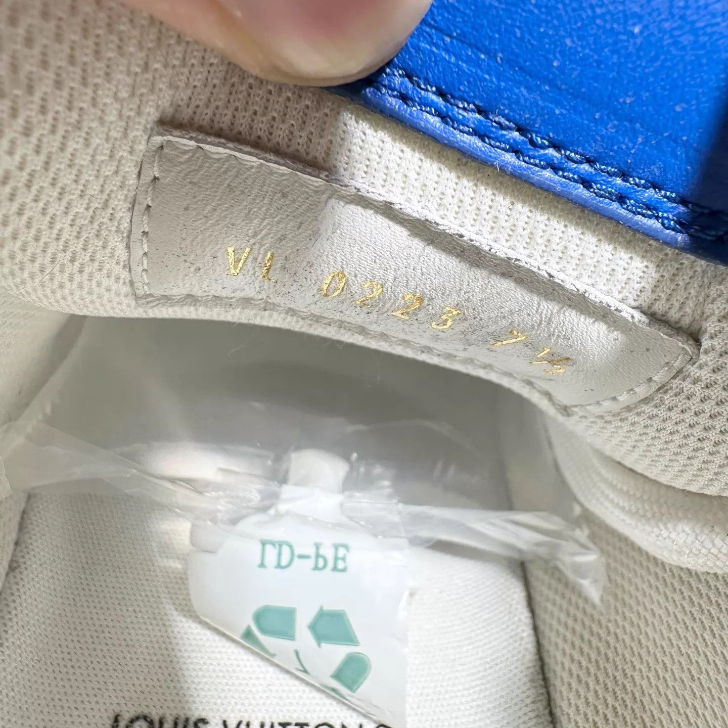 Louis Vuitton LV Trainer White/Blue Embossed 7.5/41.5 Worn Excellent Size US 8.5 / EU 41-42 - 6 Thumbnail