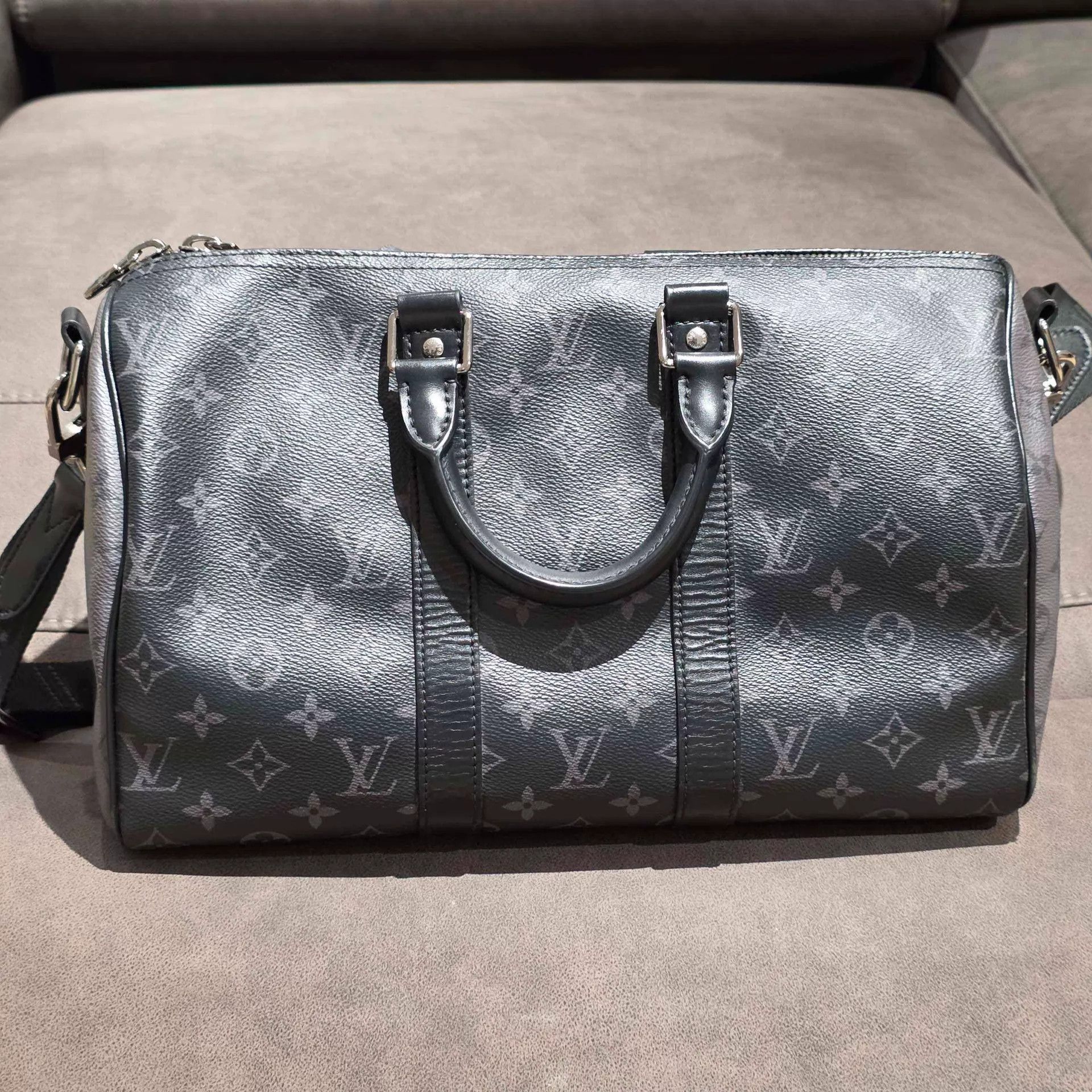 Louis Vuitton Louis Vuitton Men's Keepall 35 Black Travel Bag Size ONE SIZE - 2 Thumbnail