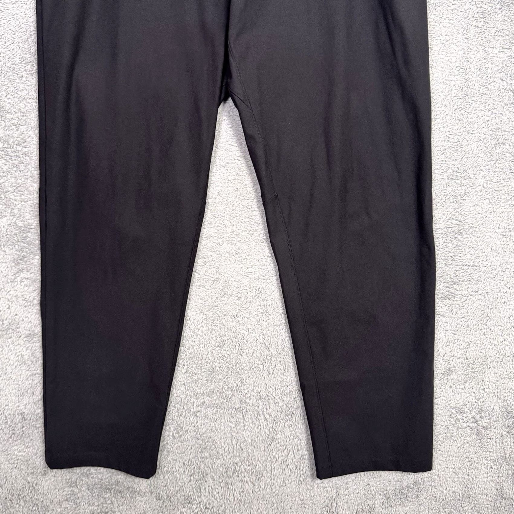 Lululemon Lululemon Commission Pant Men 38x29 Chino Flat Front 5-Pocket Solid Black Warpstreme ABC Tech LM5AEYS Size US 38 / EU 54 - 2 Thumbnail
