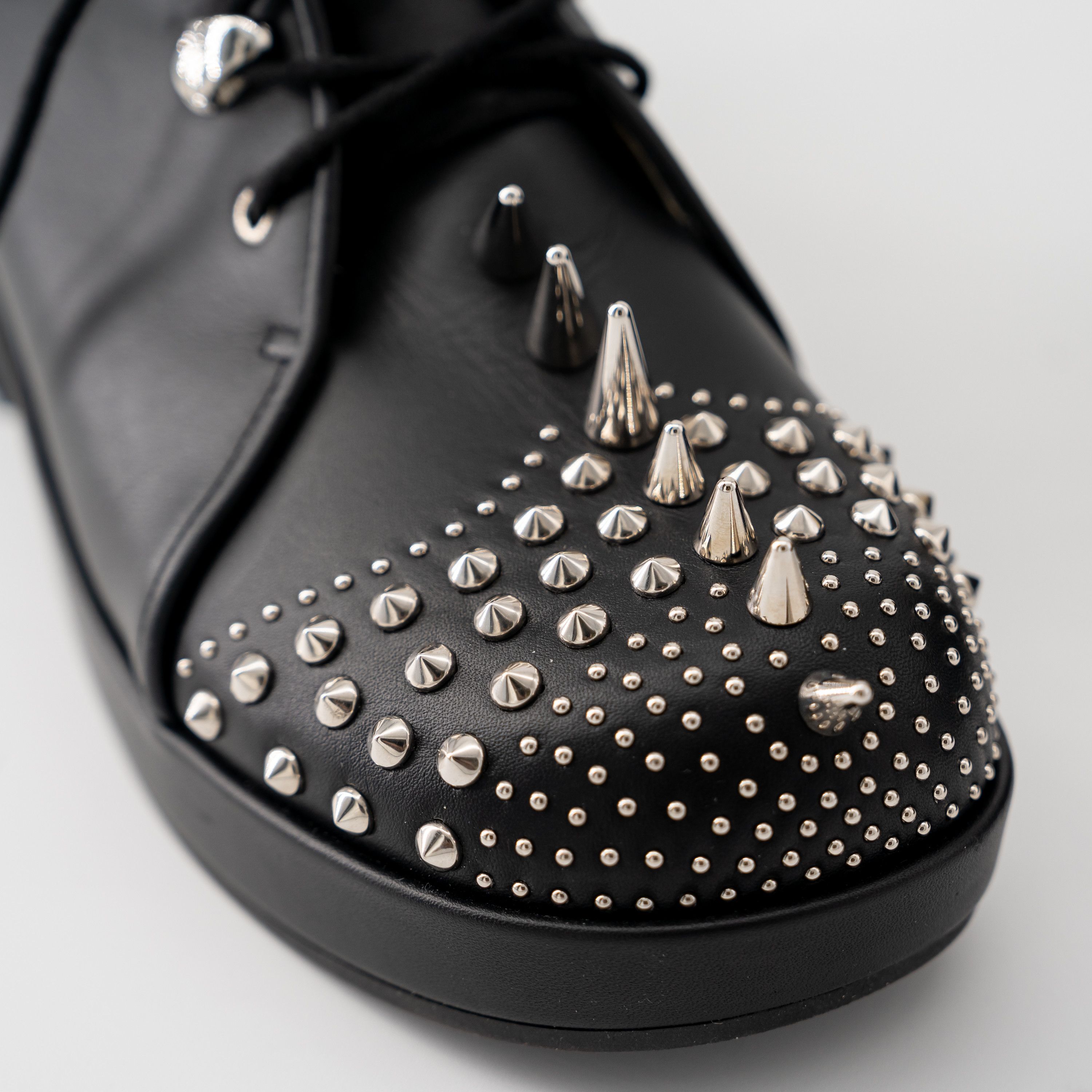 Gucci 37.5G Gucci Studded Boots Black Leather Fur Shearling Spike Size US 7.5 / IT 37.5 - 6 Thumbnail
