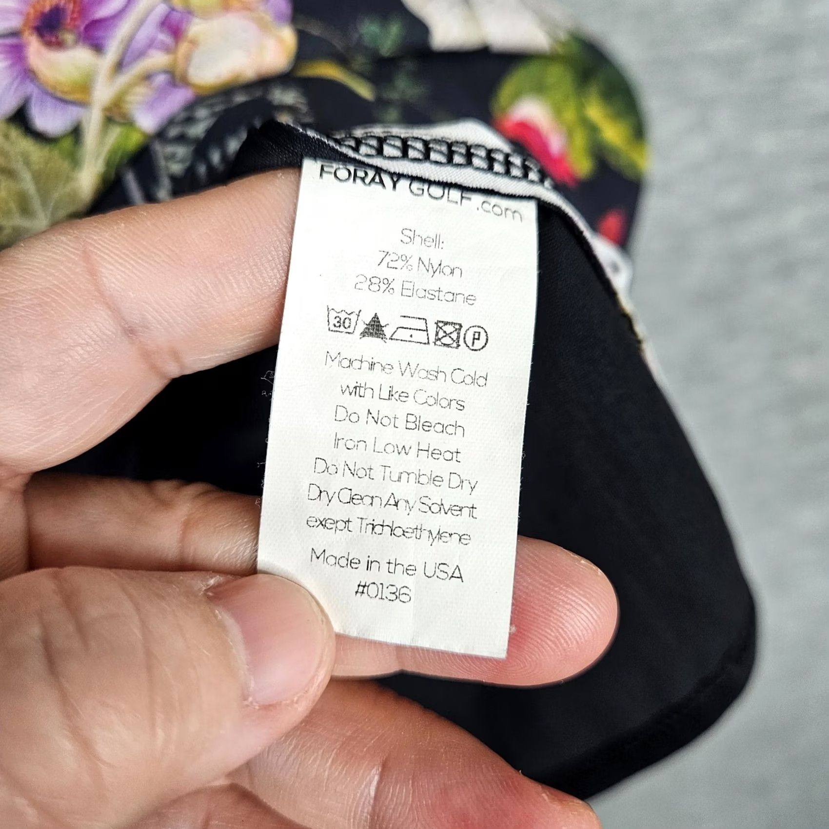 Logo 7 FORAY Floral 1/2 Button Sleeveless Laser Cut Logo Golf Tennis Top S Women’s Multicolor Floral Activewear Top Size S / US 4 / IT 40 - 2 Thumbnail