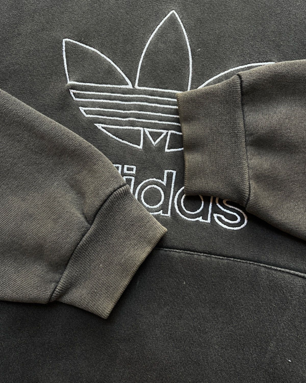 Adidas × Vintage 1980/1990’s - Vintage Adidas Black Faded Hoodie Size US L / EU 52-54 / 3 - 3 Thumbnail