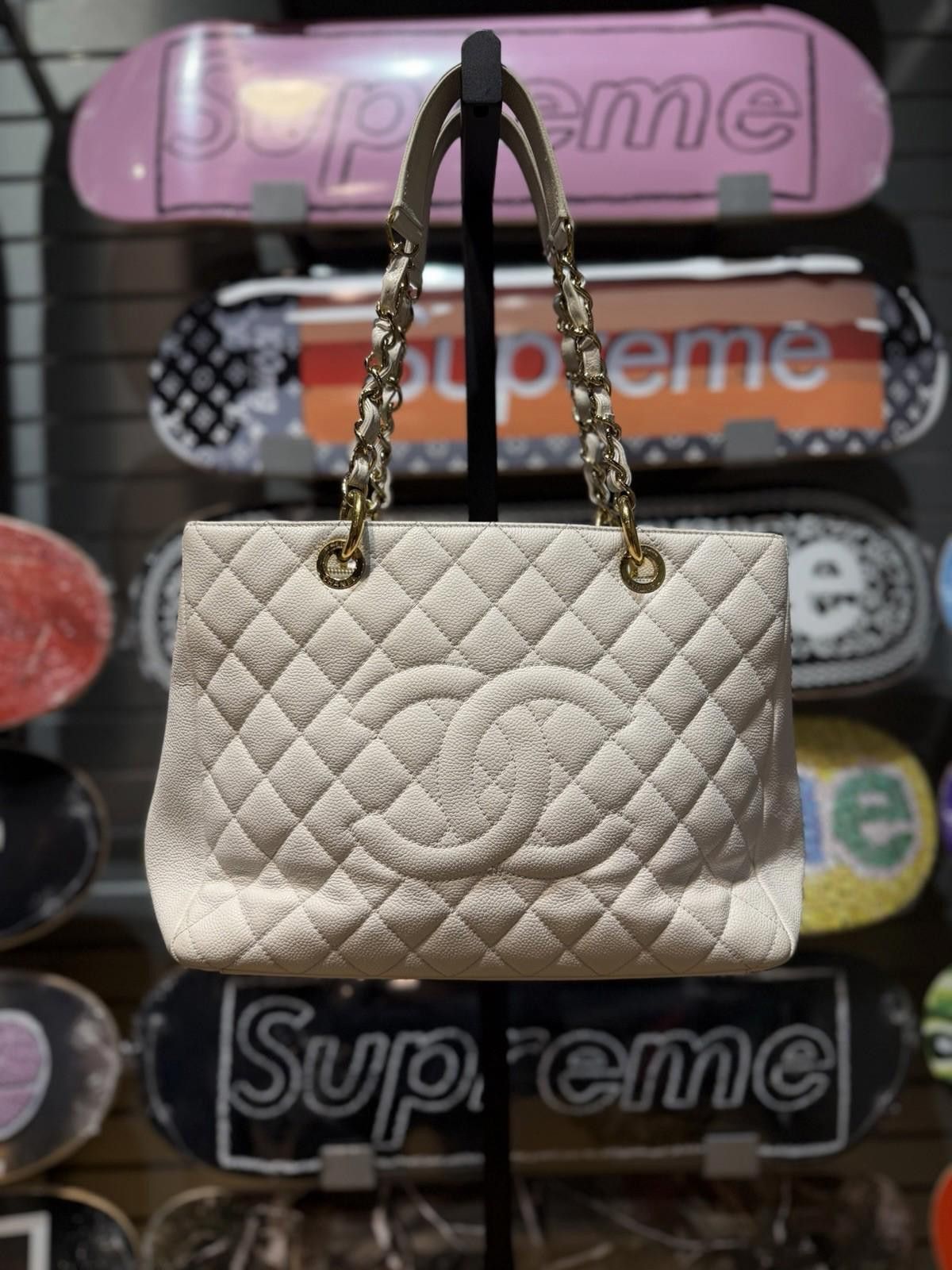 Chanel CHANEL CAVIAR QUILTED LARGE SHOPPING TOTE SHOULDER BAG WHITE Size ONE SIZE - 2 Thumbnail
