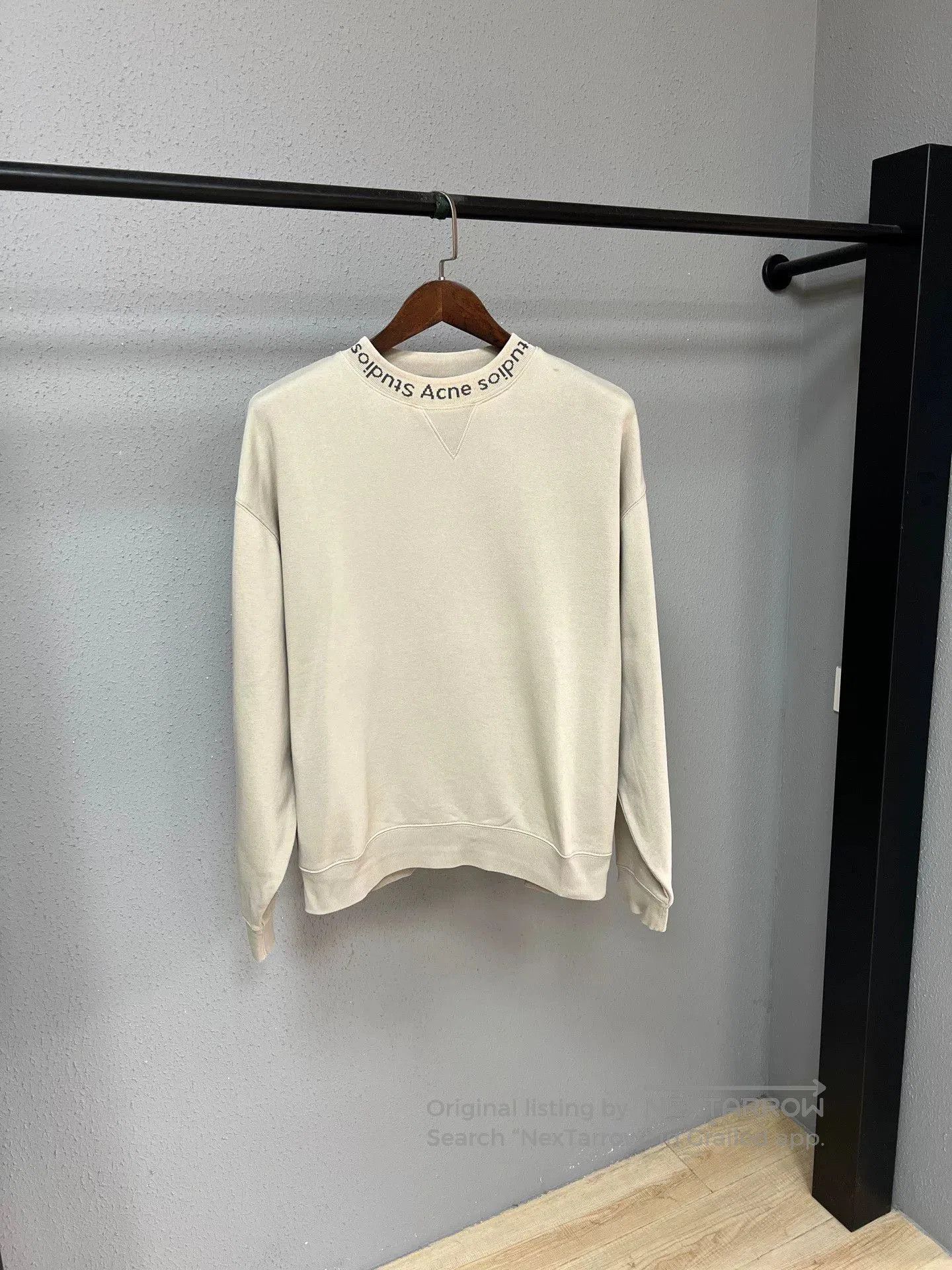 Acne Studios beige acne studios sweatshirt in excellent condition. Size US S / EU 44-46 / 1 - 1 Thumbnail