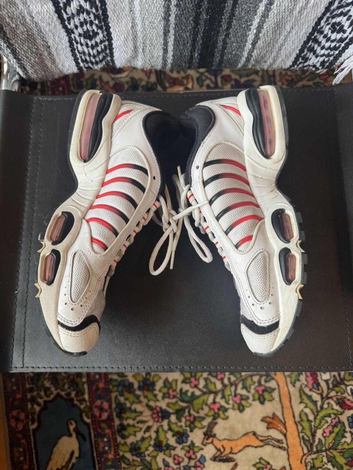 Nike White & Black Air Max Tailwind IV Sneakers Size US 9 / EU 42 - 4 Thumbnail