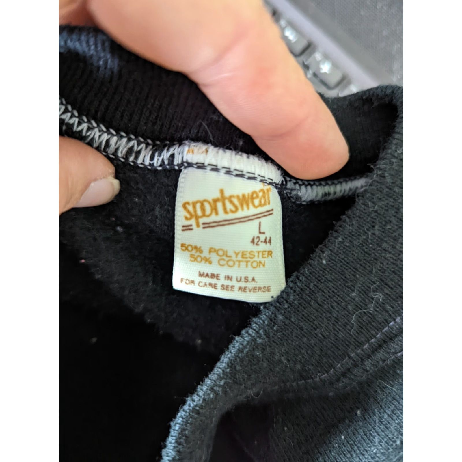Vintage VINTAGE Raglan Scottish Terrier Crewneck Sweatshirt Womens Size Large Black Vtg Size L / US 10 / IT 46 - 4 Thumbnail