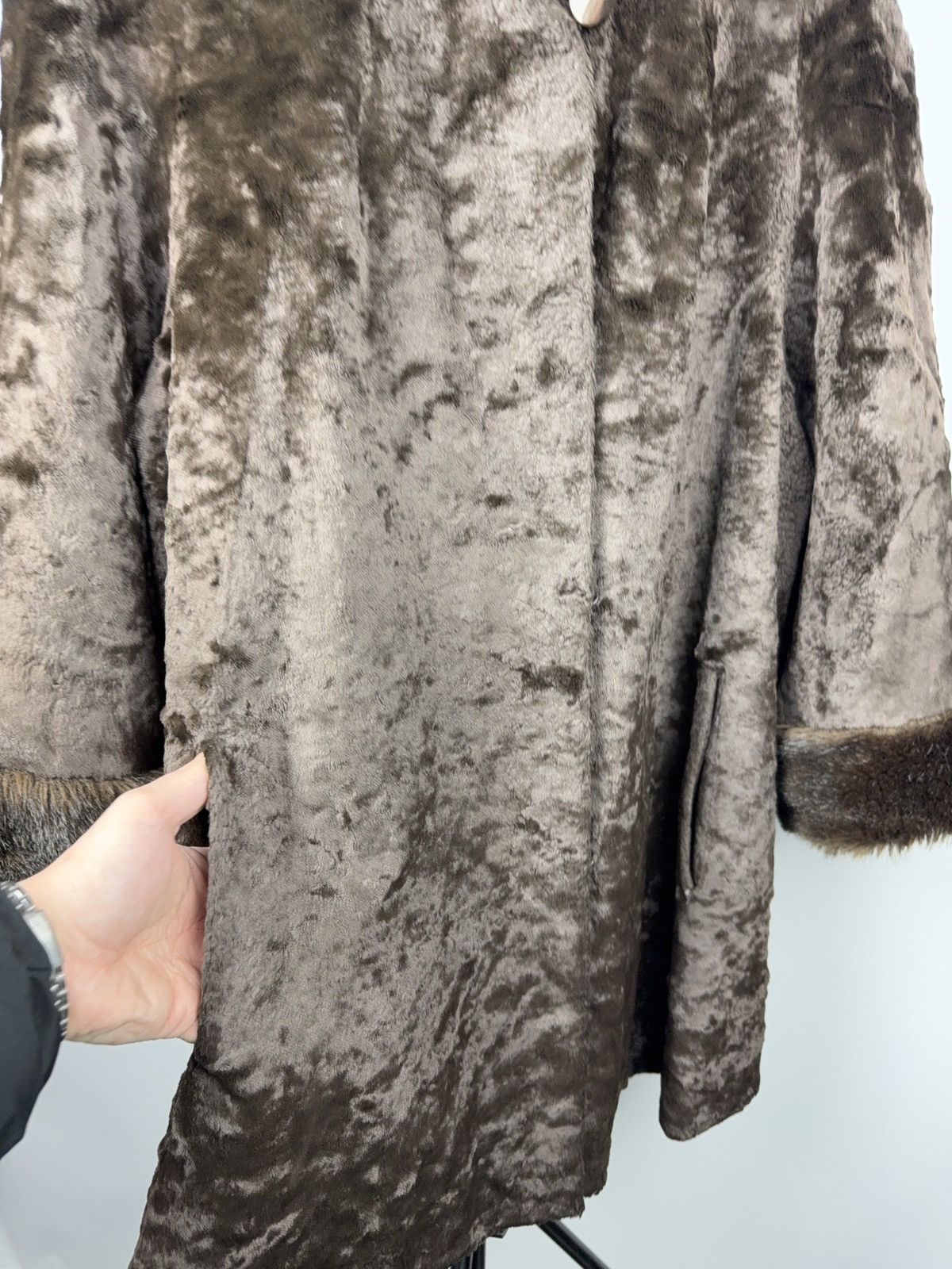 Japanese Brand Vintage Luxury Avant Garde Retro Japanese Fur Mohair Coat Size S / US 4 / IT 40 - 5 Thumbnail