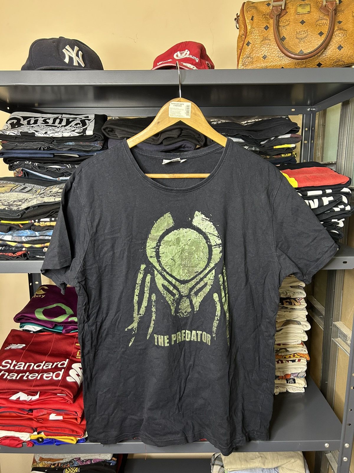 Other Vintage Predator Movie Tee Black Sci-Fi Alien Graphic Size US L / EU 52-54 / 3 - 1 Thumbnail