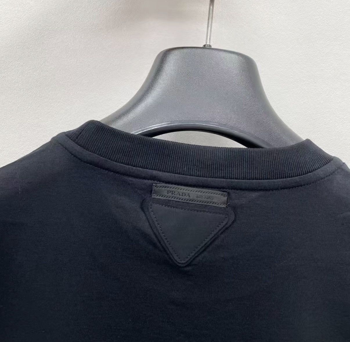 Prada PRADA 100% Cotton Short Sleeve T-shirt J30 Size US S / EU 44-46 / 1 - 5 Thumbnail