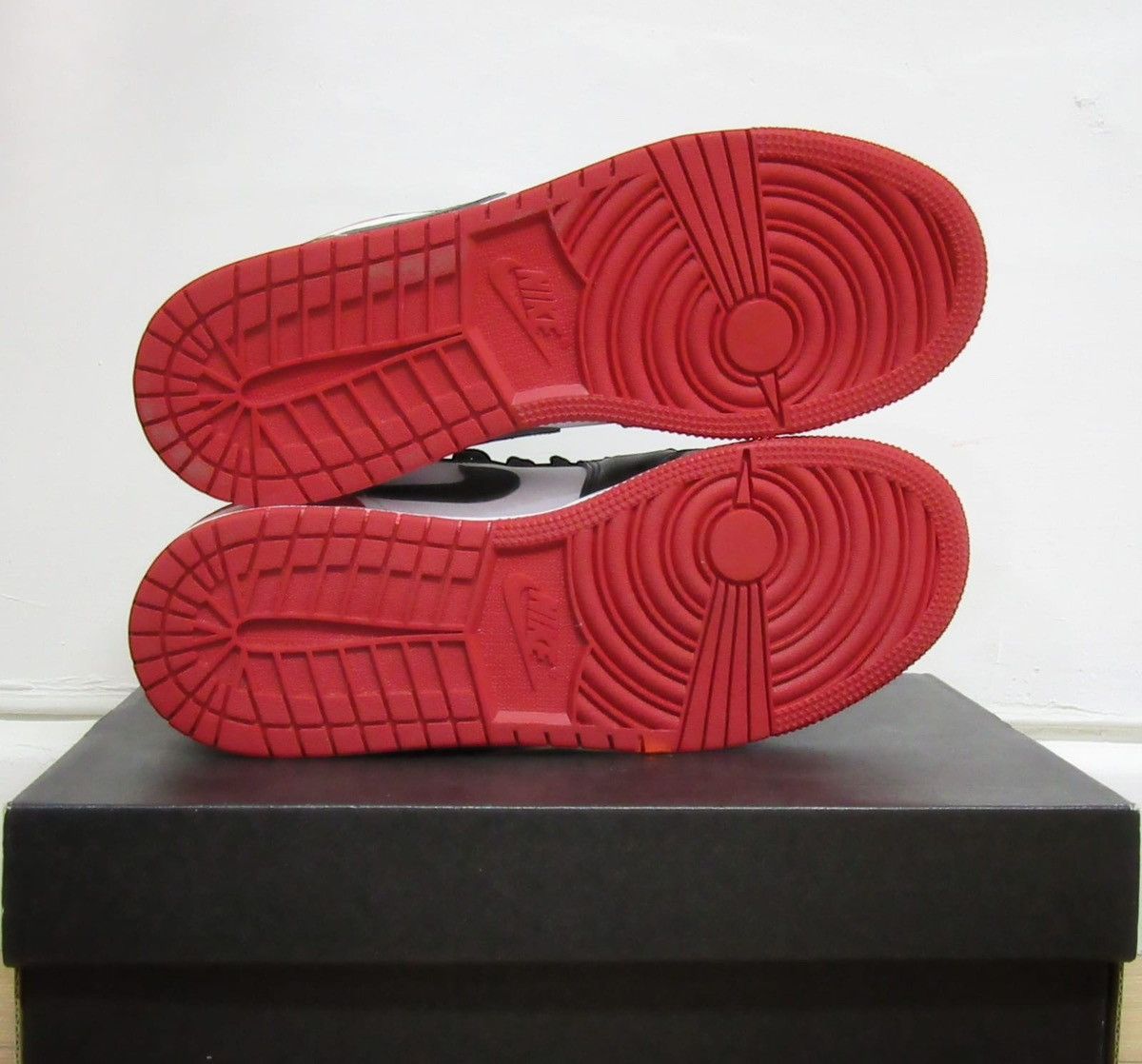 Jordan Brand Air Jordan 1 Low GS Bred Toe size EU 40-US 7Y Size US 7 / IT 37 - 7 Thumbnail