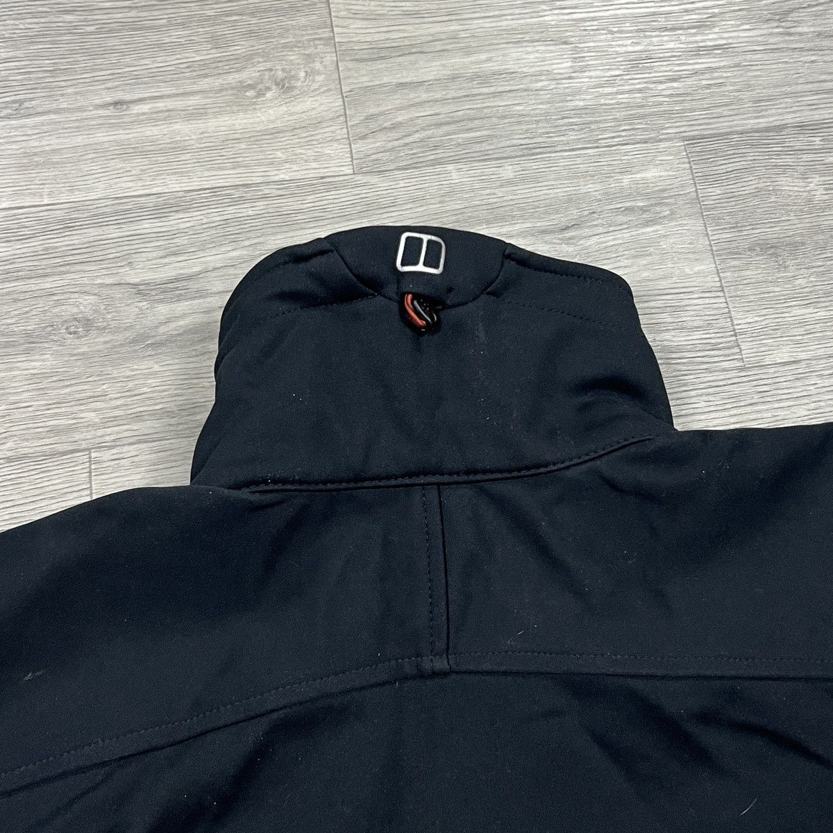 Berghaus Berghaus Windstopper Softshell Jacket Black Technical Coat Size US L / EU 52-54 / 3 - 7 Thumbnail