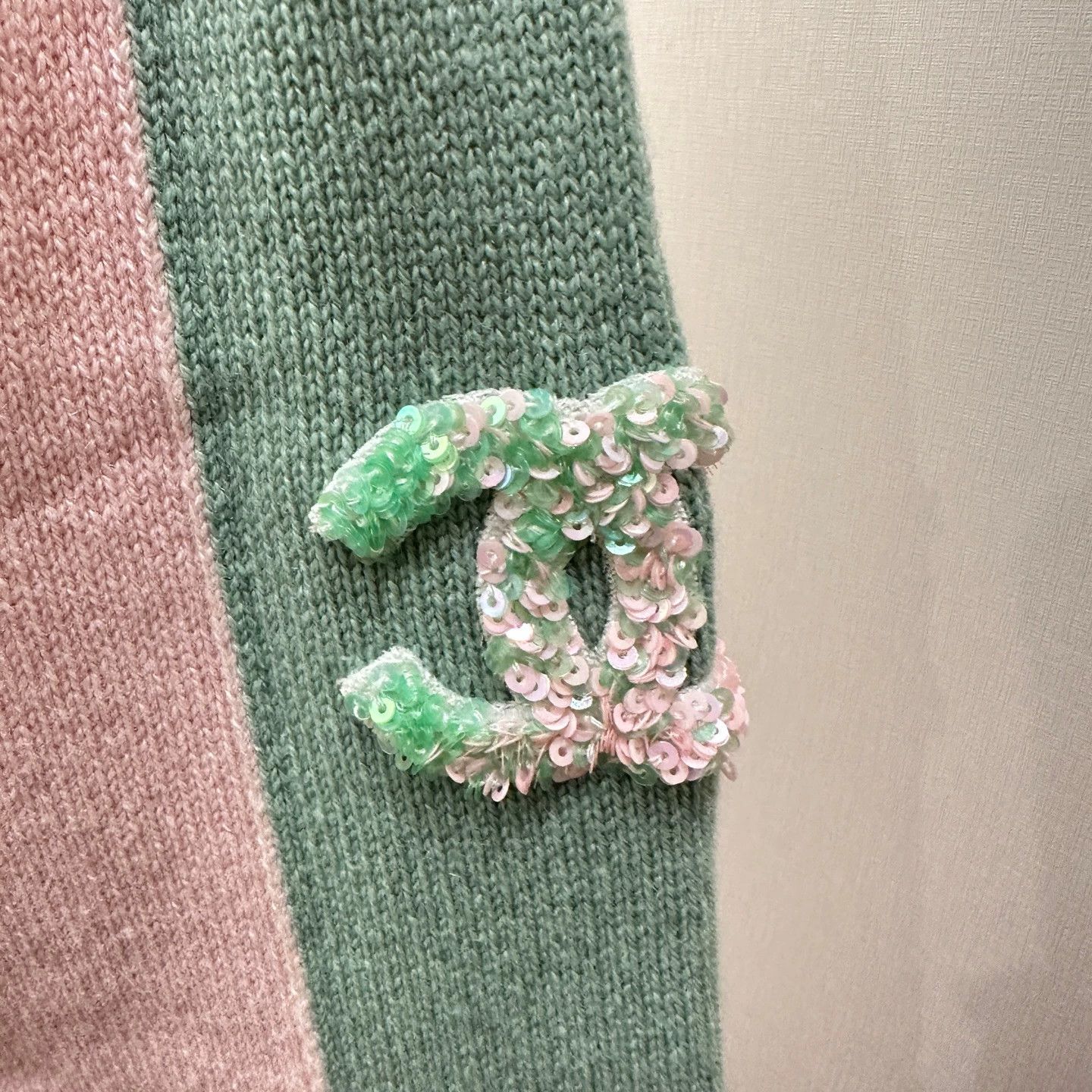 Chanel Chanel 24C Sequined Logo Cashmere Sweater mar524 Size S / US 4 / IT 40 - 6 Thumbnail