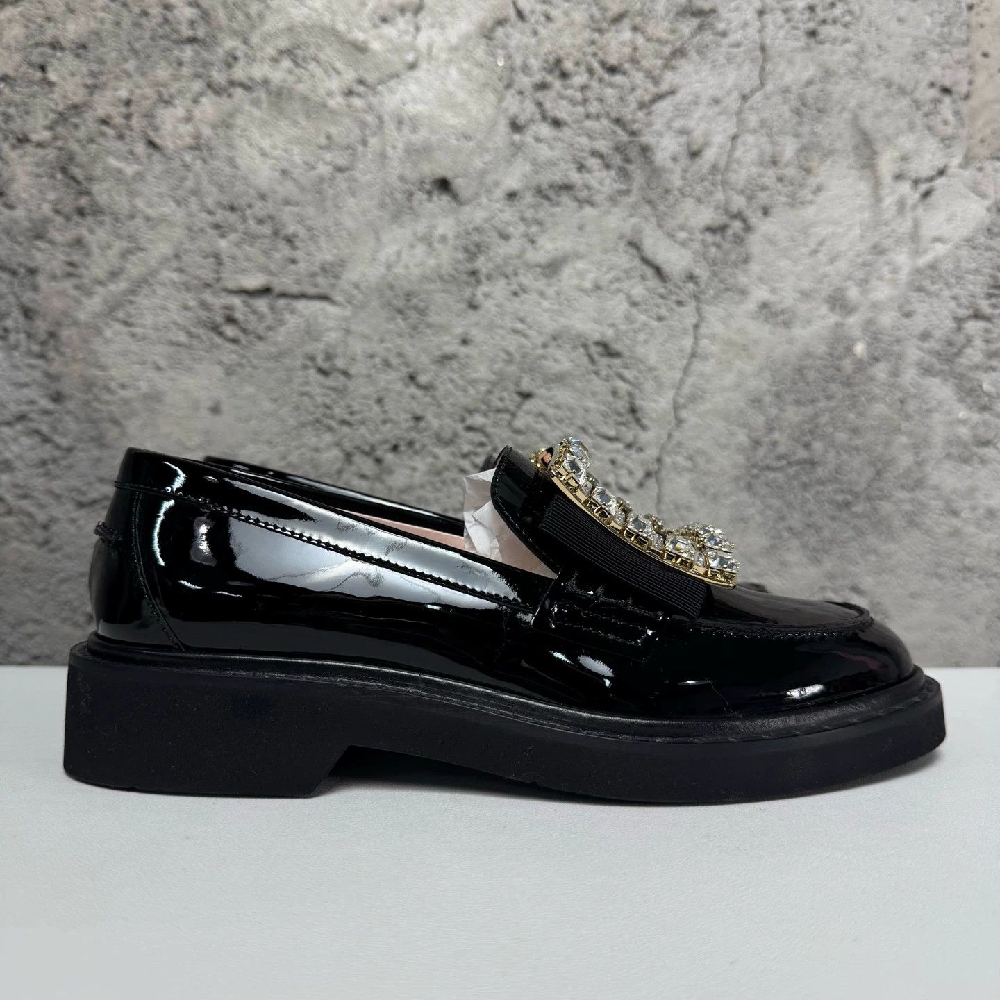 Roger Vivier Roger Vivier Crystal Buckle Loafer 36.5 99 New Size US 6 / IT 36 - 2 Thumbnail